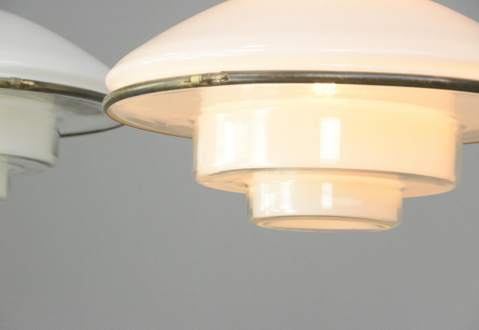 Bauhaus Lampade a sospensione Sistrah P4 di Otto Muller circa 1930 in vendita