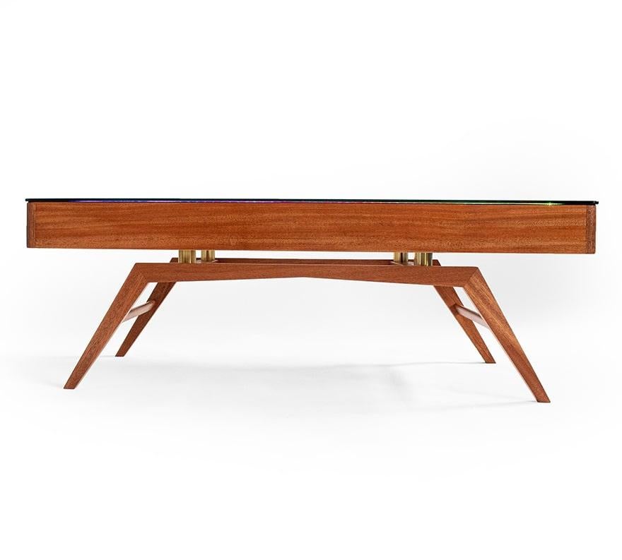 Gestalten Sie Ihren Raum neu mit einem luxuriösen Xyla. Inspiriert vom modernen Design der Jahrhundertmitte verwandeln wir handwerklich gefertigte Möbel in funktionale, kinetische Kunstskulpturen in Museumsqualität. Jeder Tisch wird in Minneapolis