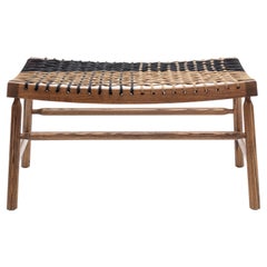 Pouf Sitar en bois de frêne et noyer poli avec cordon et assise noire d'Enzo Berti