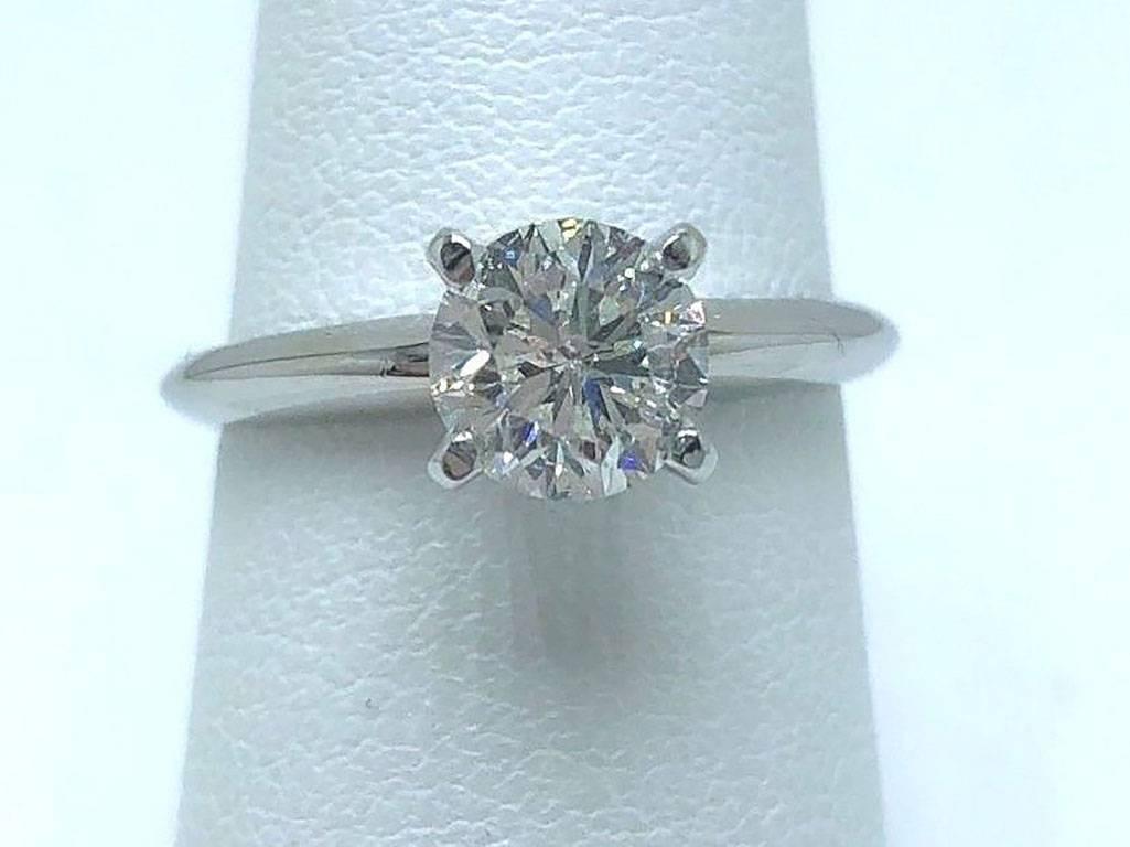 Sitara Round Diamond Engagement Ring 0.74 Ct G SI2 14k White Gold W/GSI Report In Excellent Condition For Sale In San Diego, CA