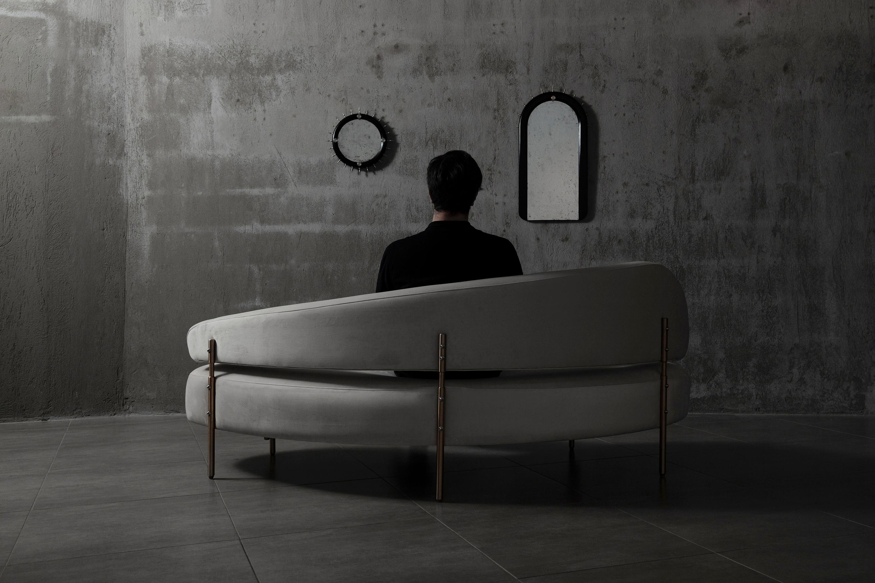 Miroir mural Sitiera en Wood Wood massif, bronze vieilli et miroir vieilli par Estudio Andean en vente 3