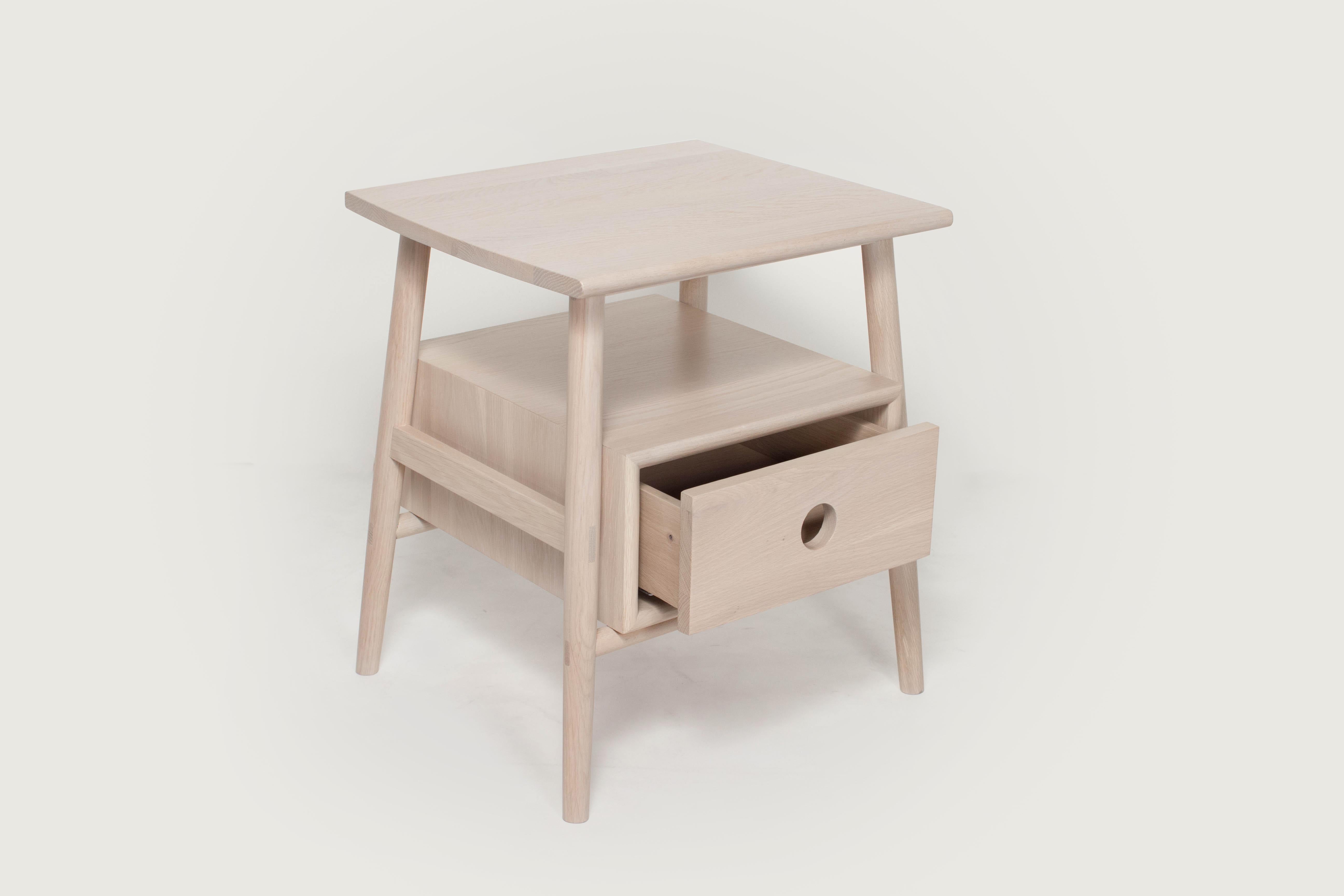 Tavolino Sitka di Sun at Six, Sienna, tavolino minimalista in Wood in vendita 2