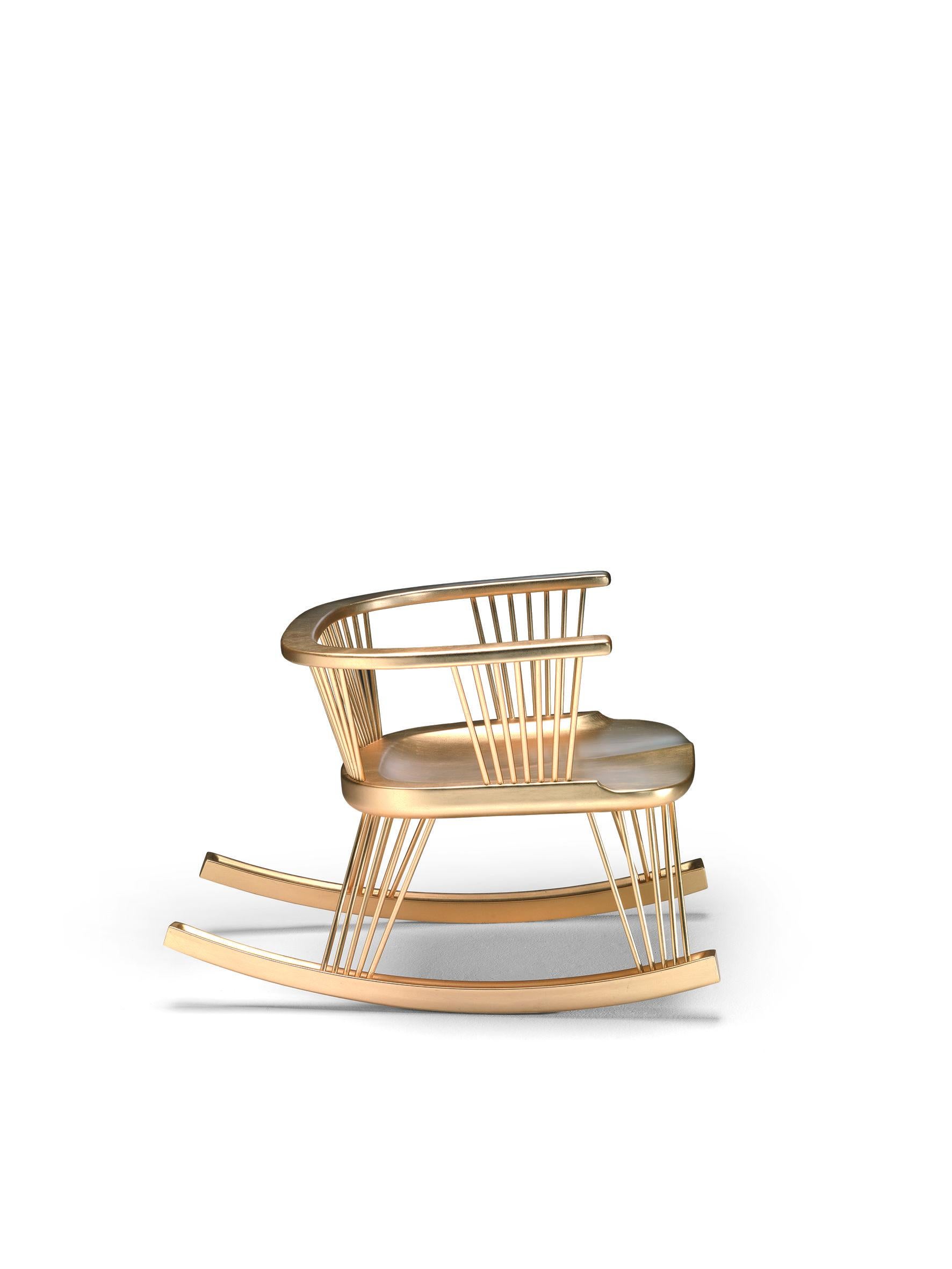 SITLALI Low Rocking Chair in Solid Wood and Thin Overlapping Road and Gold Leaf For Sale 1