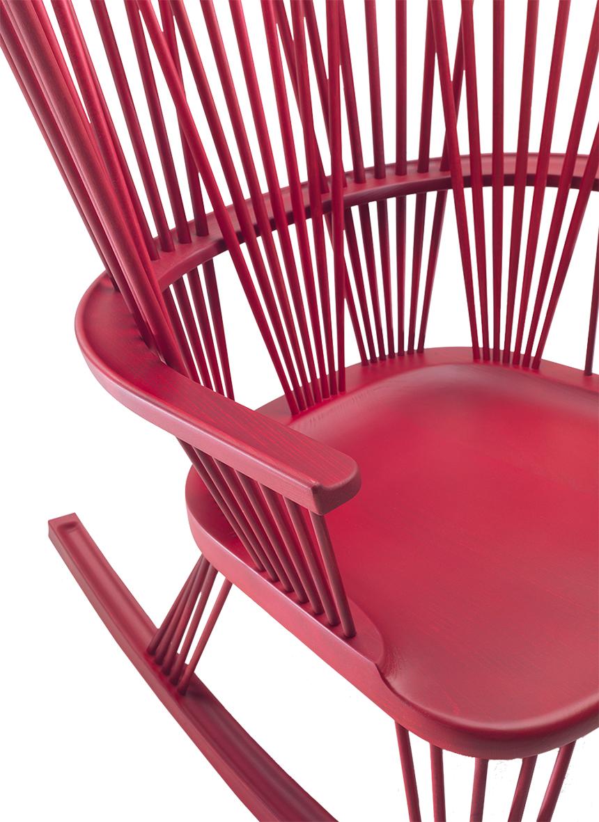 
Redécouvrez le charme intemporel de la chaise Windsor à travers le regard contemporain de Sitlali-une chaise qui rend hommage à la tradition tout en embrassant le caractère et la contemporanéité. Le dos de Sitlali, un éventail artistique de fines