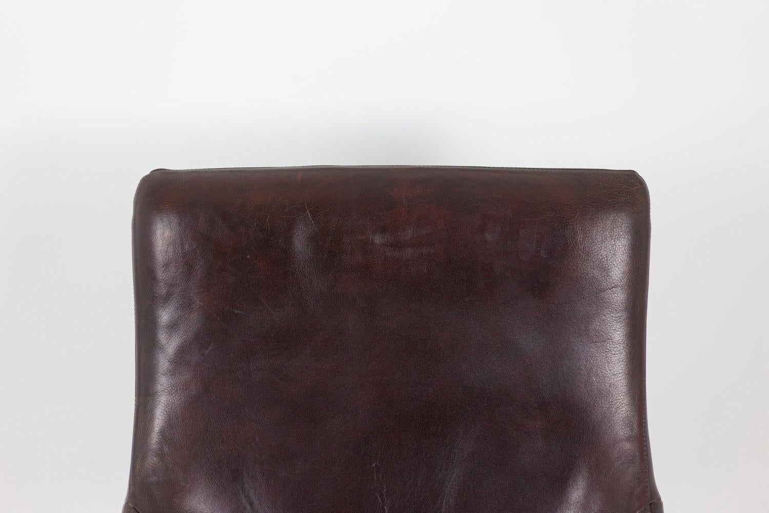 Gerard Van den Berg, Lounge Armchair in Leather, 1980s In Fair Condition In Saint-Ouen, FR