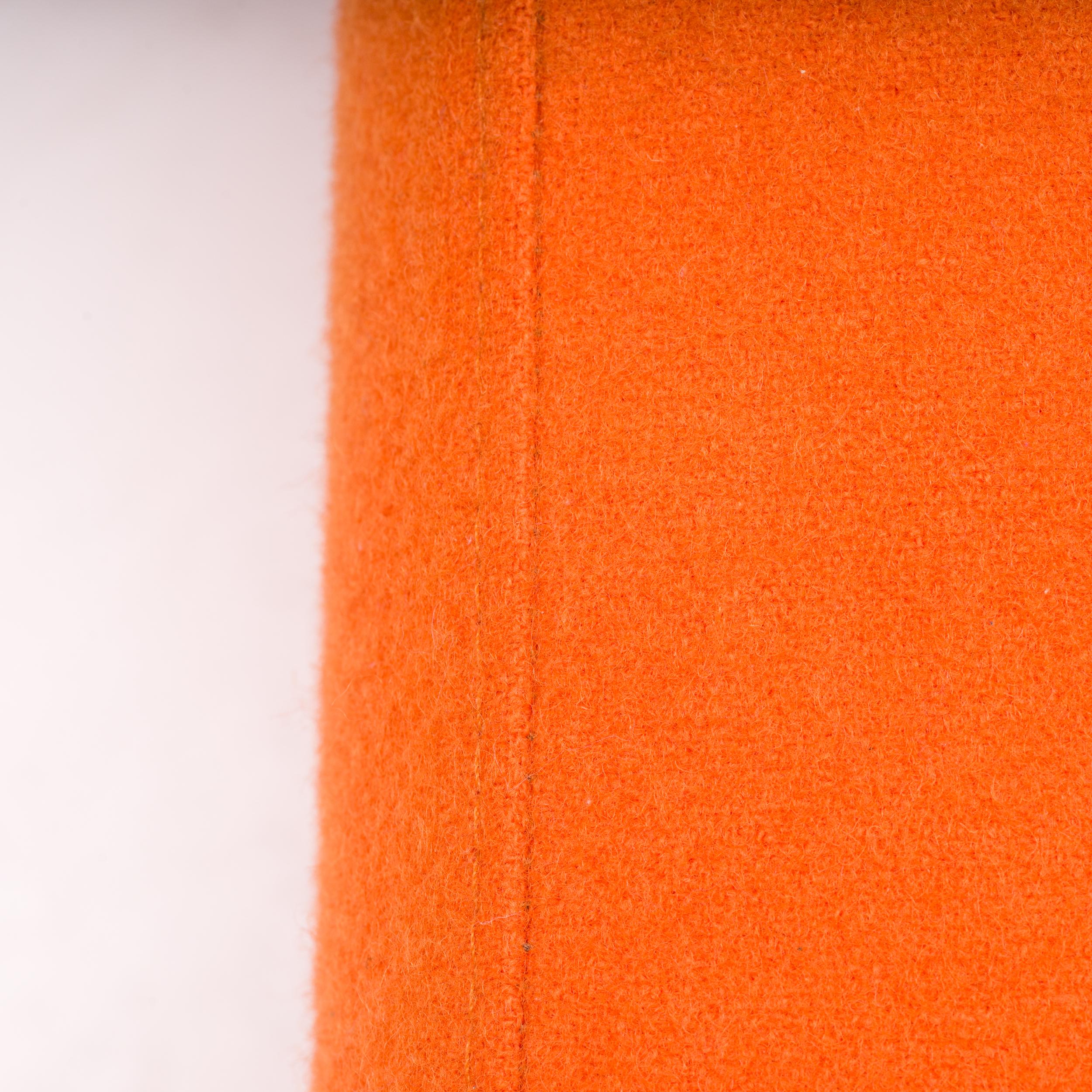 SITS Furniture Quadratische orangefarbene Stoffhocker, 10er-Set im Angebot 4