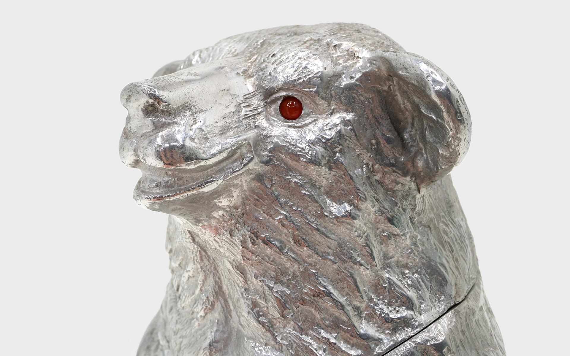 Cubitera / Enfriador de bebidas Oso Sentado. Aluminio fundido por Arthur Court. Firmado finales del siglo XX en venta
