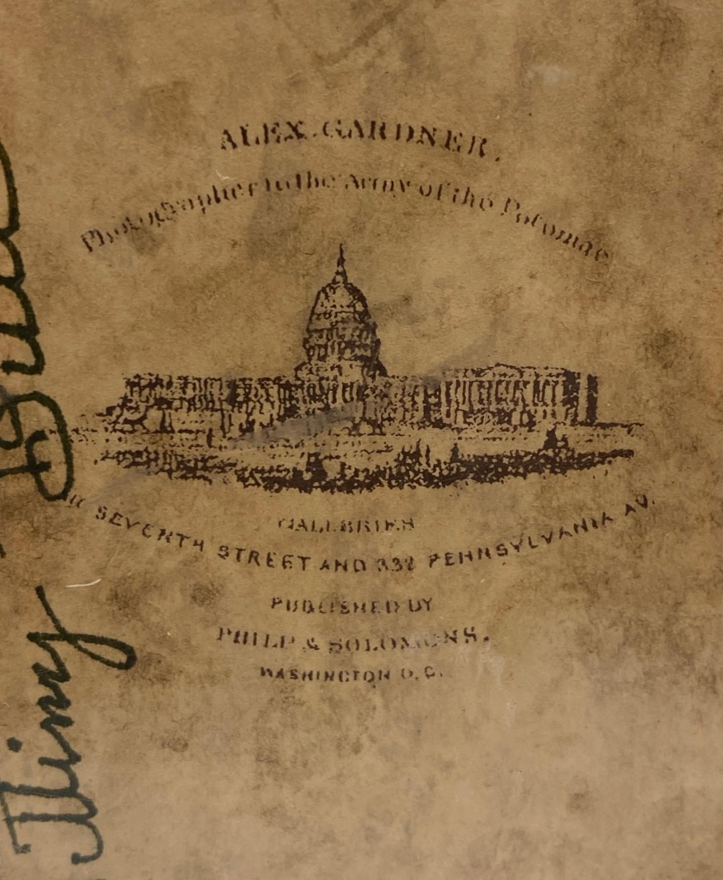 Sitting Bull, signierte Porträtfotografie der indianischen Ureinwohner Nord- und Südamerikas, Schrank Card im Angebot 3
