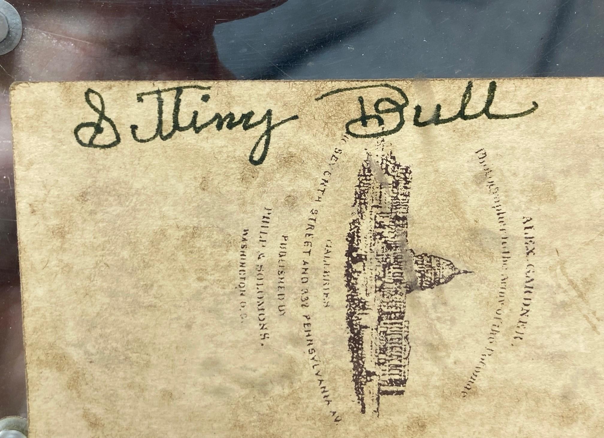 Sitting Bull, signierte Porträtfotografie der indianischen Ureinwohner Nord- und Südamerikas, Schrank Card im Angebot 9