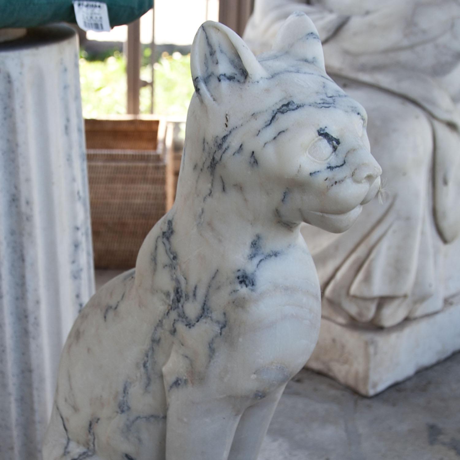 Sitting Marble Cat, 21st Century In Good Condition In Greding, DE