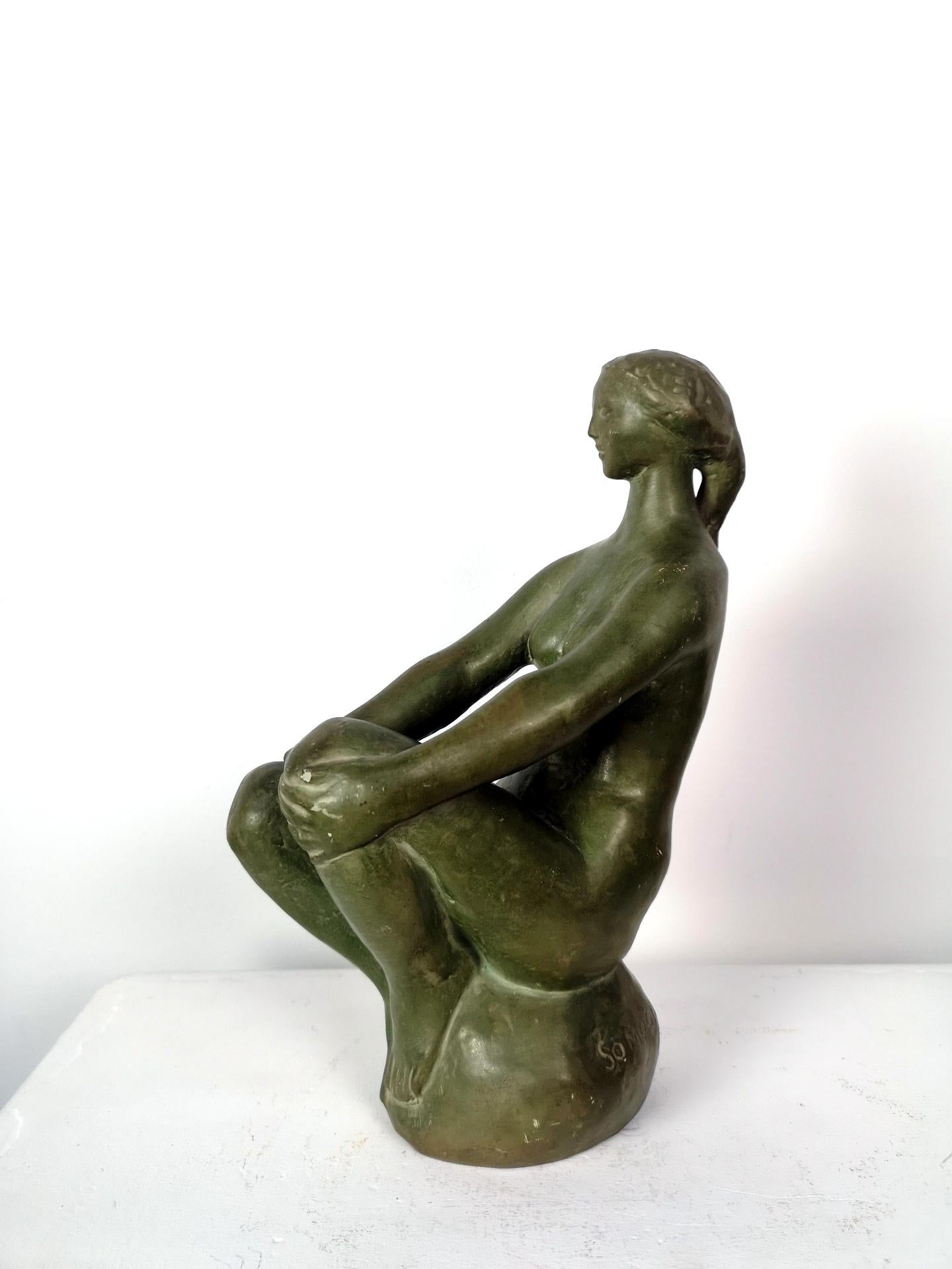Mid-Century moderno Scultura in ceramica terracotta Sitting Nude di Somogyi, anni '60 in vendita