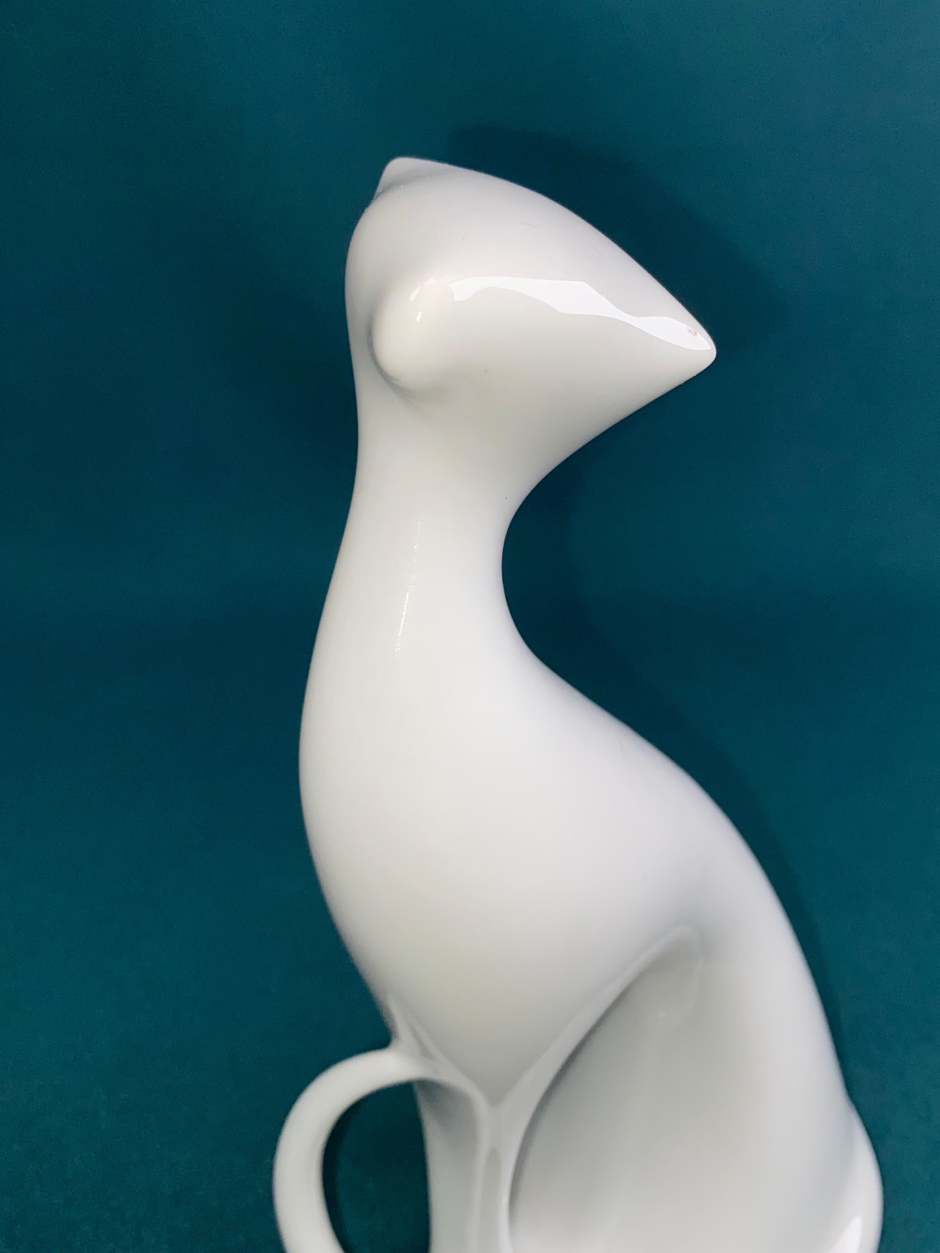 Sitting White Cat by Jaroslav Ježek for Royal Dux In Excellent Condition In Banská Štiavnica, SK