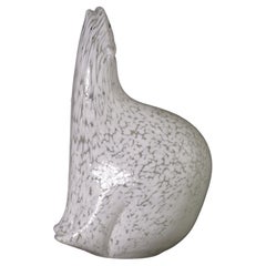Presse-papiers d'art en verre blanc représentant un ours polaire assis, style scandinave moderne