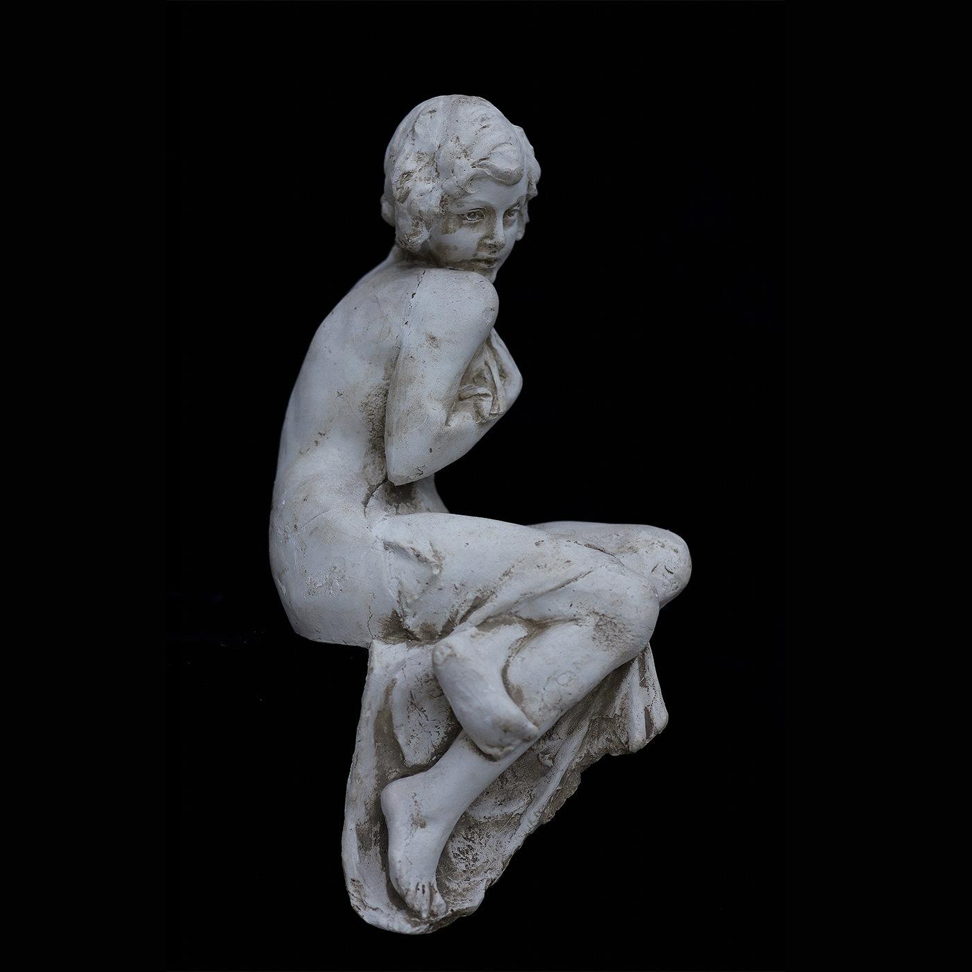 This extraordinary sculpture merges art and design in a unique showcase of craftsmanship that will stunningly elevate the aesthetic of any interior. Handmade of gypsum by Romanelli's artists, it depicts a young woman sitting on one side and rapidly
