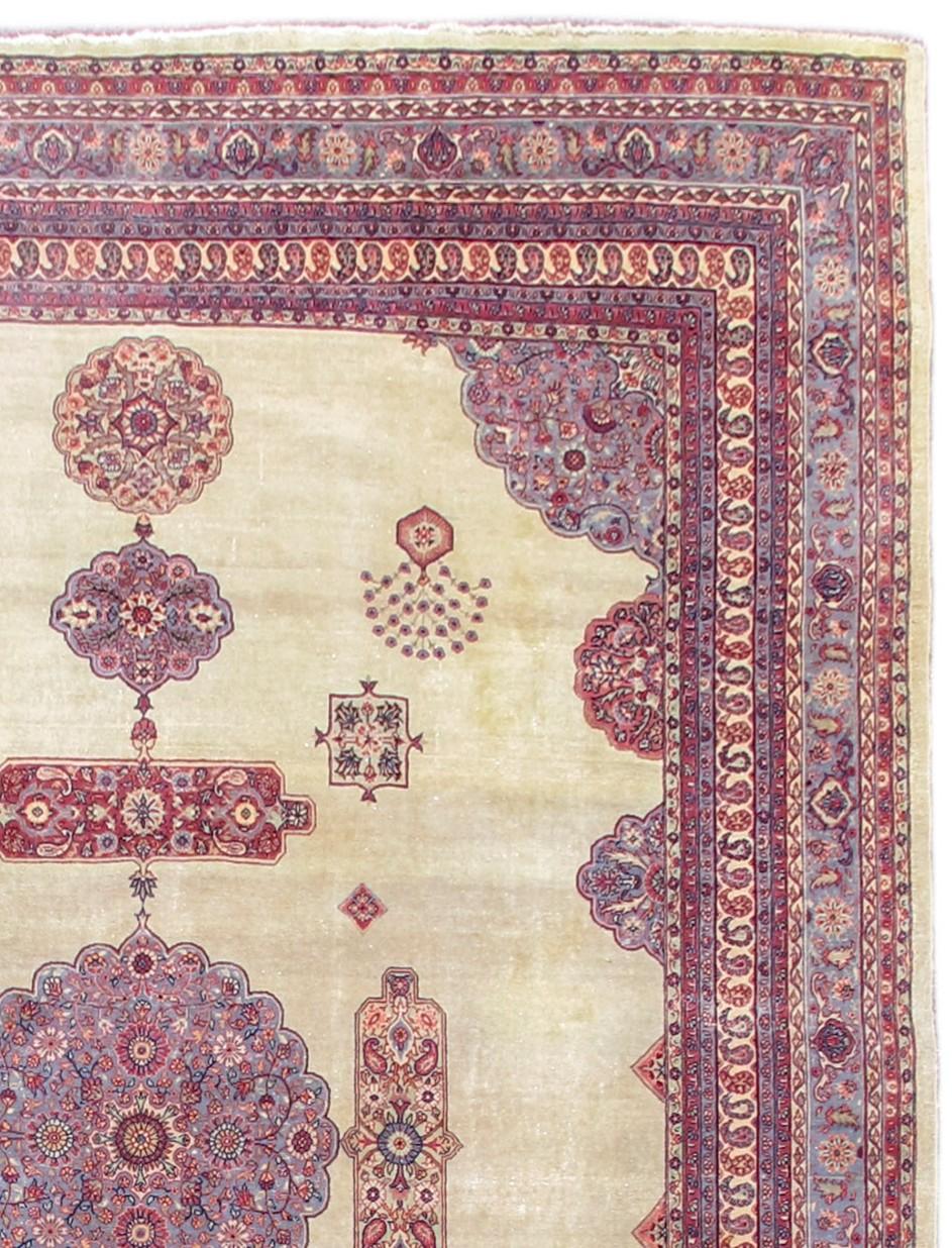 Anatolian Sivas carpet. Measures: 9'0