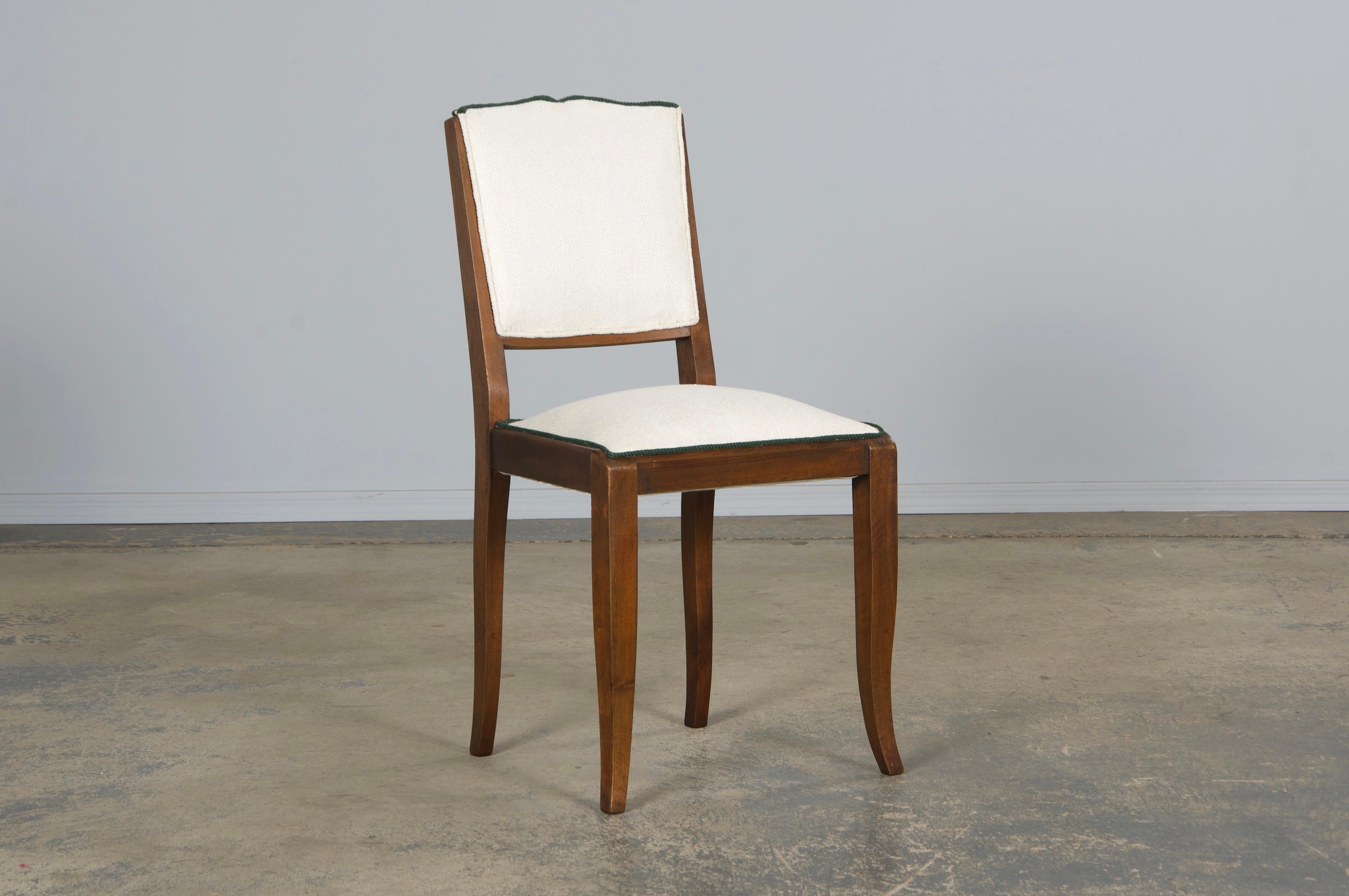Six chaises de salle à manger françaises Art Déco des années 1920 à dossier moustachu, en blanc Off-White et vert en vente 3