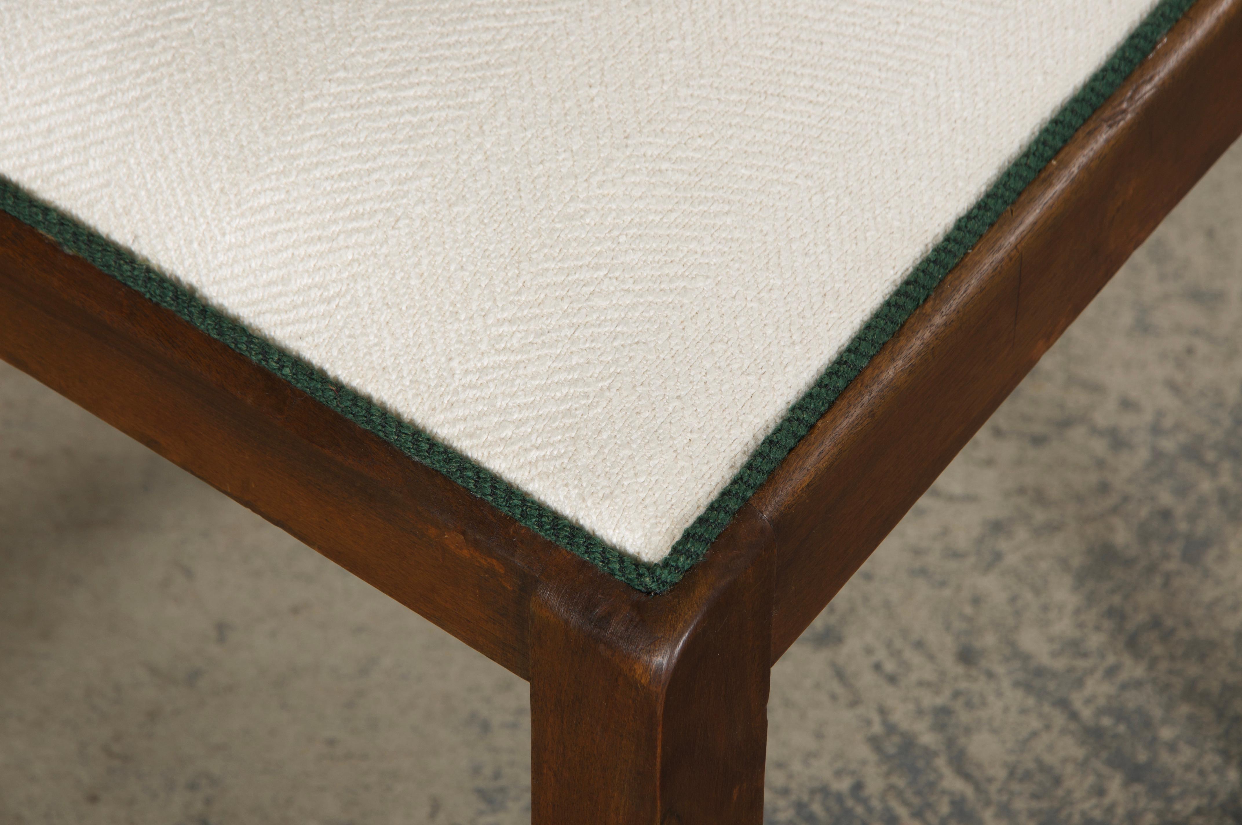 Six chaises de salle à manger françaises Art Déco des années 1920 à dossier moustachu, en blanc Off-White et vert en vente 6