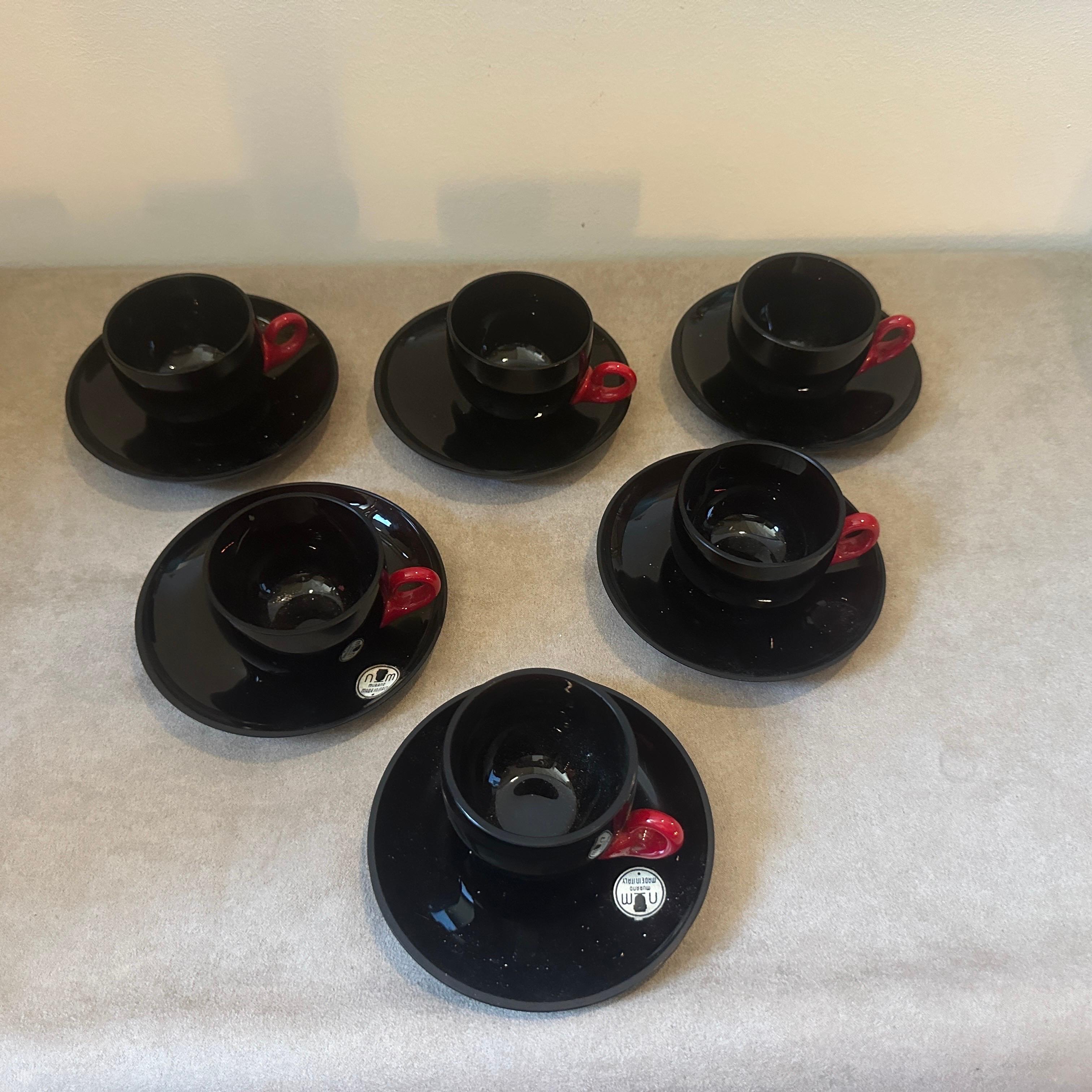 Hand-Crafted Six 1930 Art Deco Red and Black Murano Glass Coffee Cups by Napoleone Martinuzzi