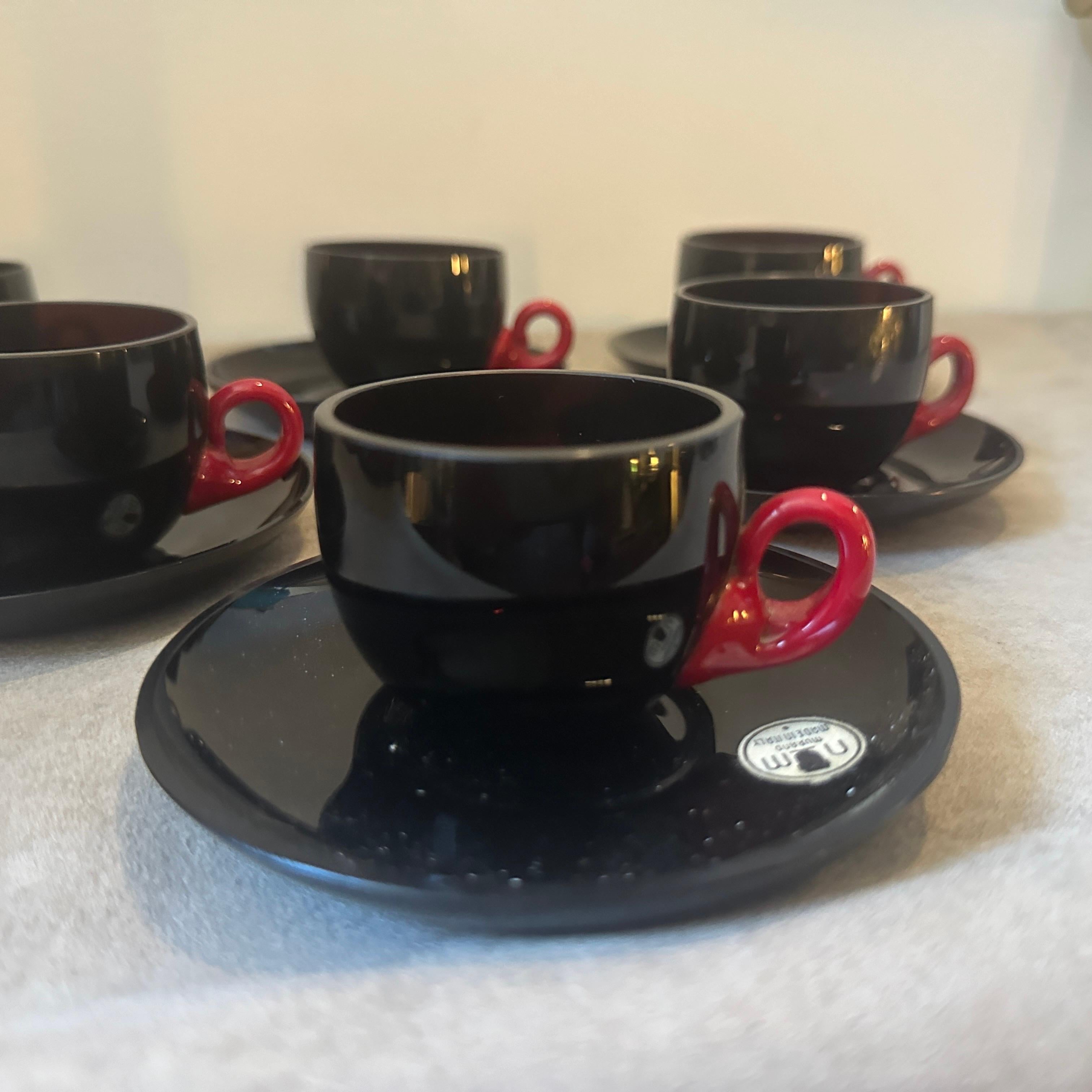 Six 1930 Art Deco Red and Black Murano Glass Coffee Cups by Napoleone Martinuzzi In Good Condition In Aci Castello, IT