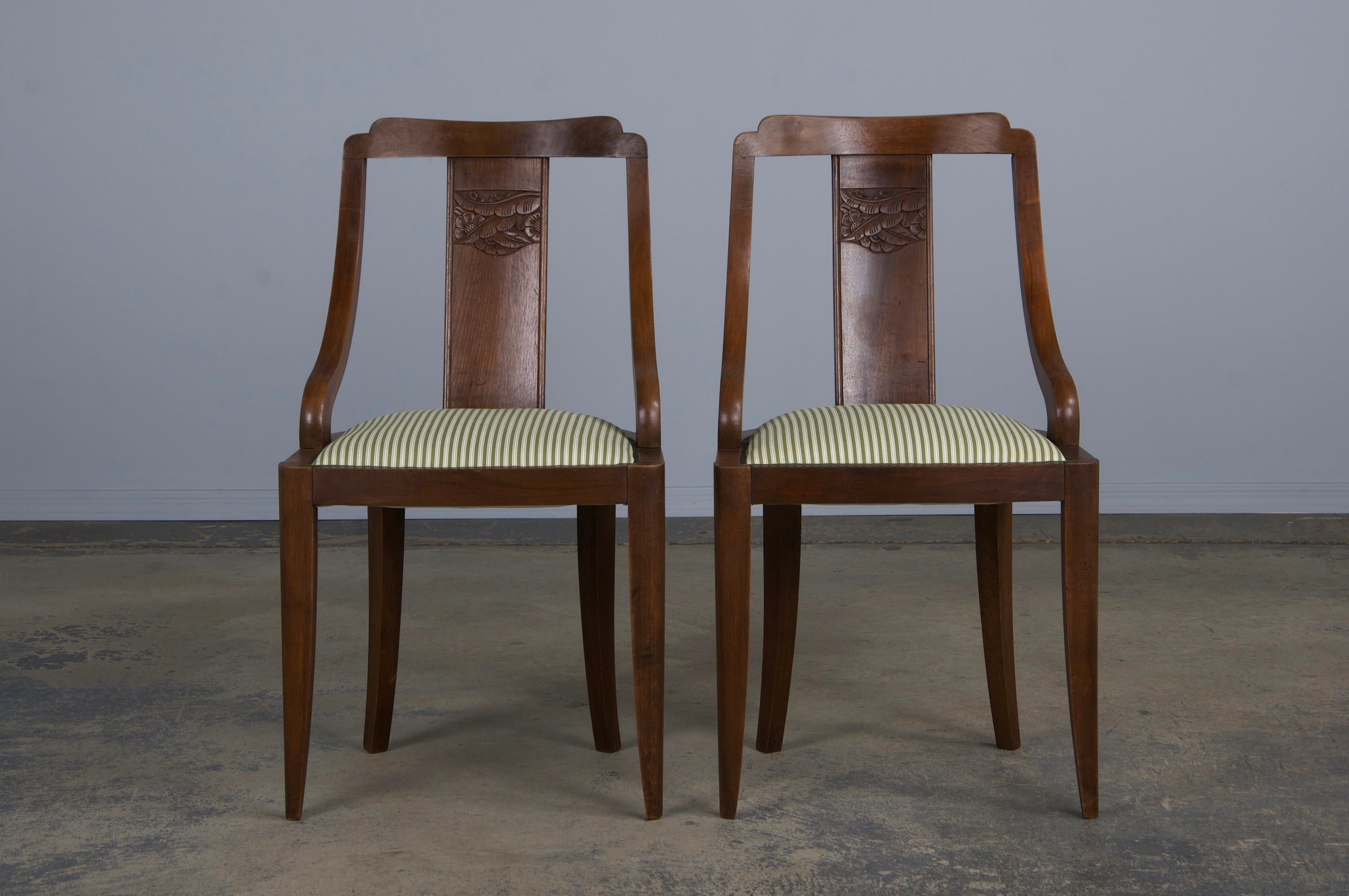 20th Century Six 1930s French Art Deco Gondola Walnut Dining Chairs W/ Striped Green Fabric For Sale