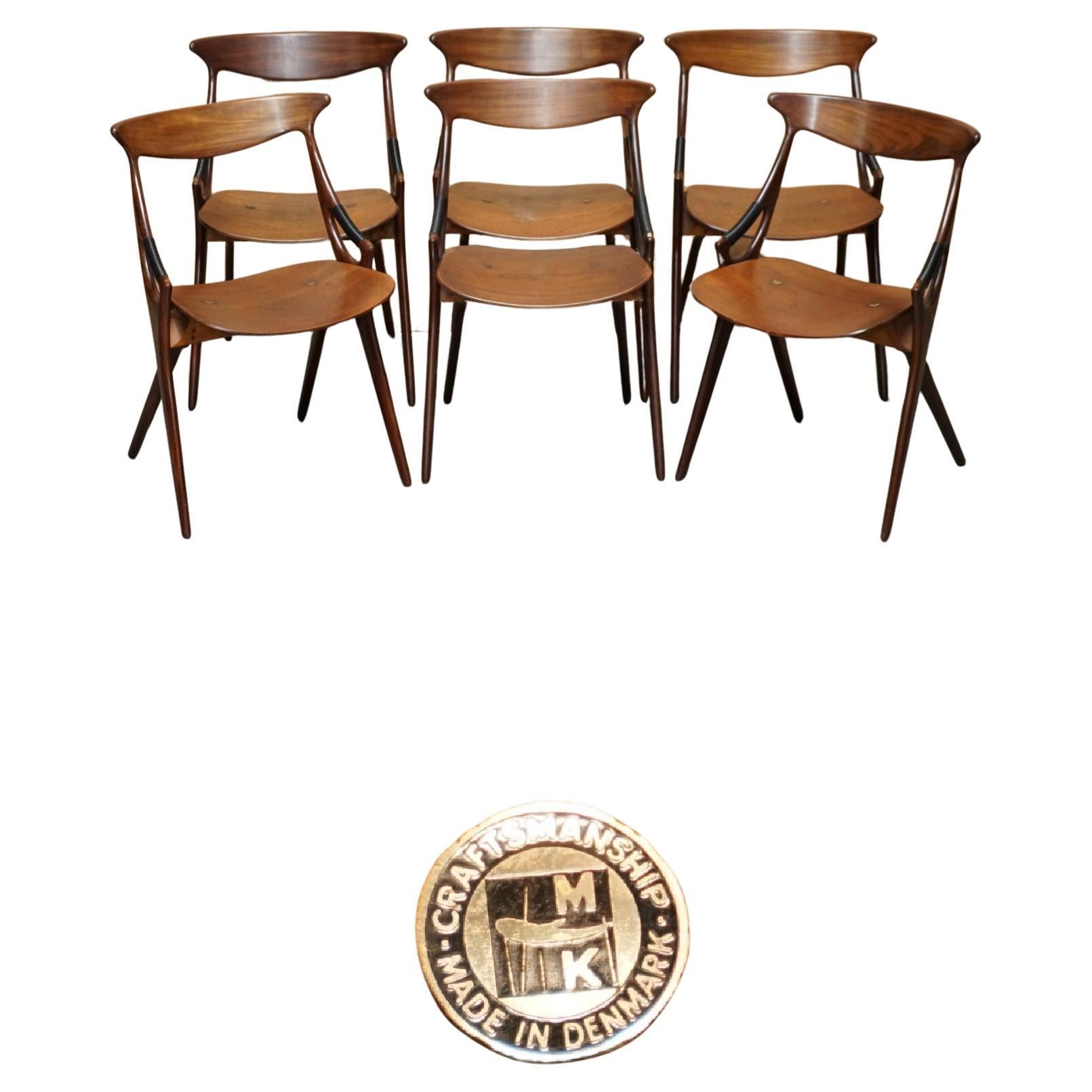 SIX 1959 FULLY STAMPED ARNE HOVMAND OLSEN FOR MOGENS KOLD MODEL 71 DINING CHAiRS For Sale