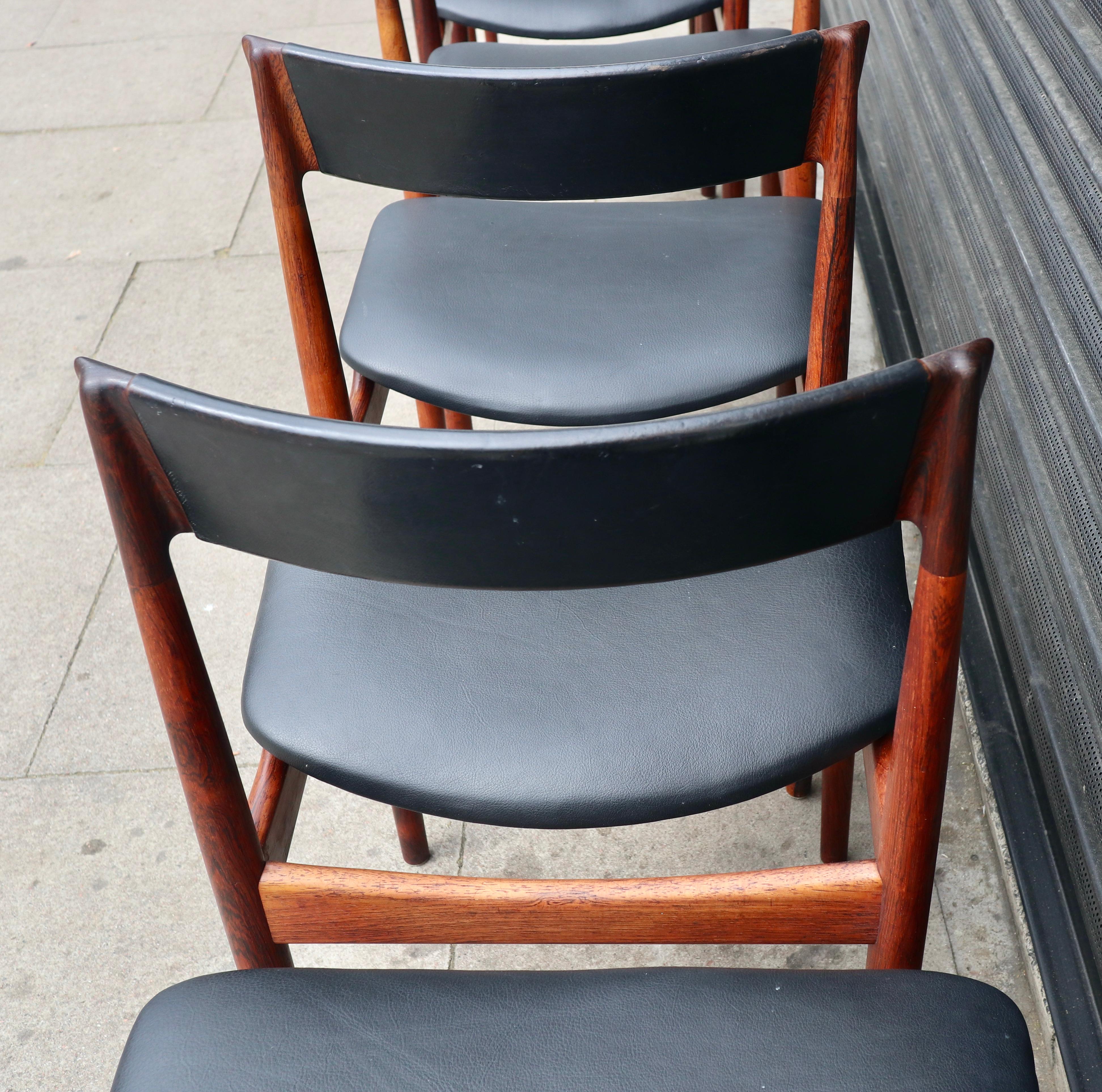 Six chaises de salle à manger Henry Rosengren Hansen en bois de rose et cuir des années 1960, modèle 39  en vente 3