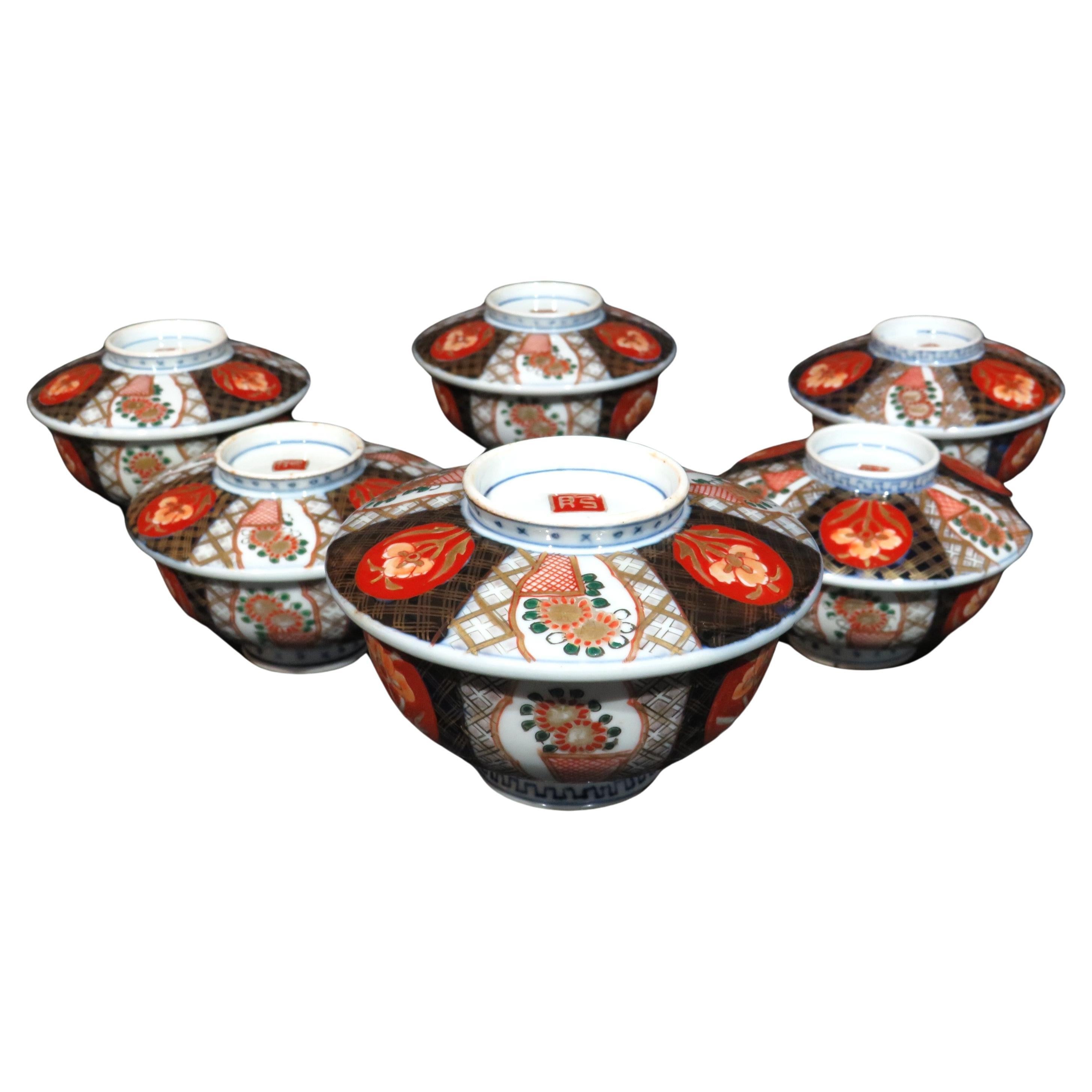 Sechs japanische Arita Hizen Imari Porcelain-Deckelschalen aus der Meiji-Periode, 19.