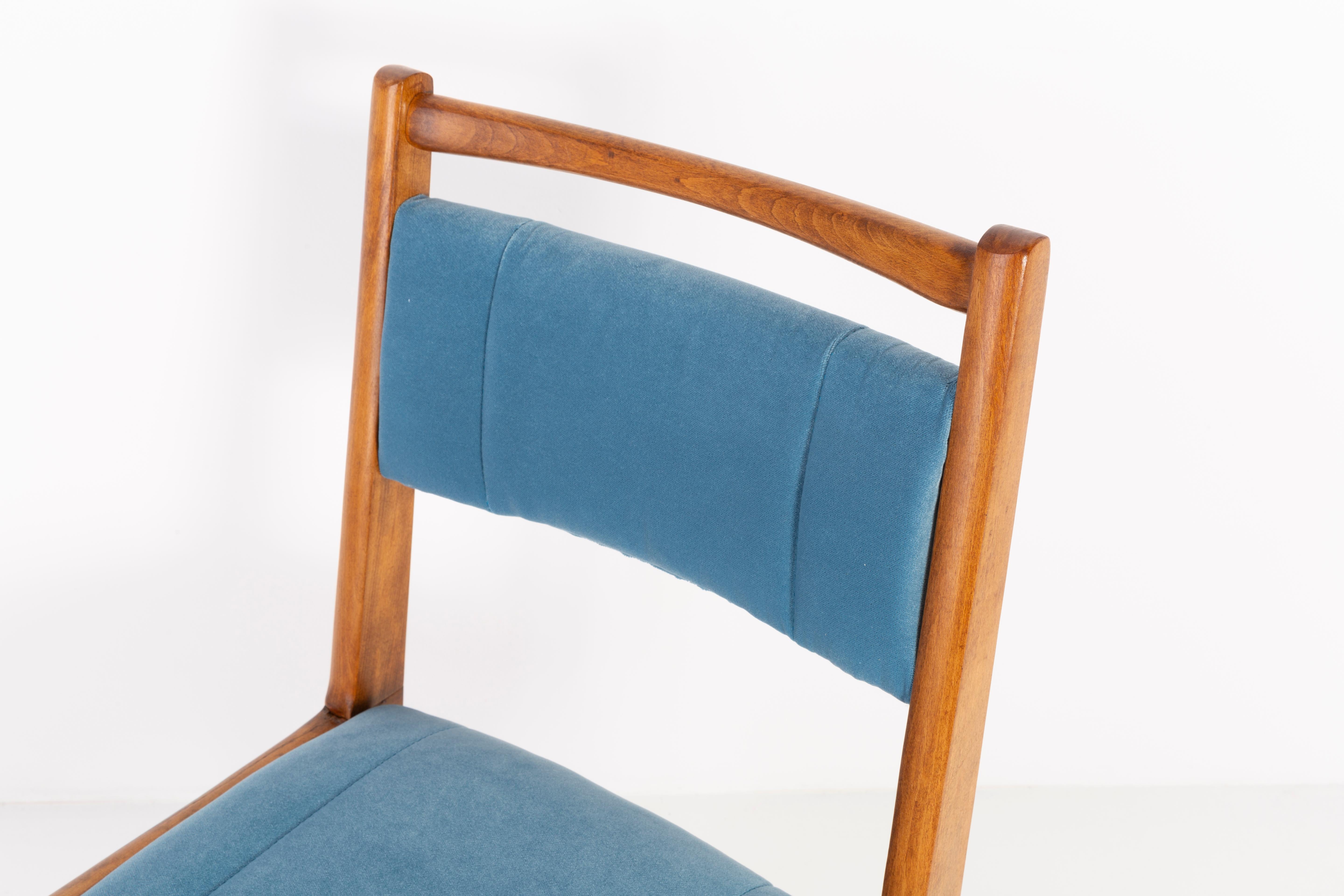 Six 20th Century Blue Velvet Chairs, Poland, 1960s For Sale 3