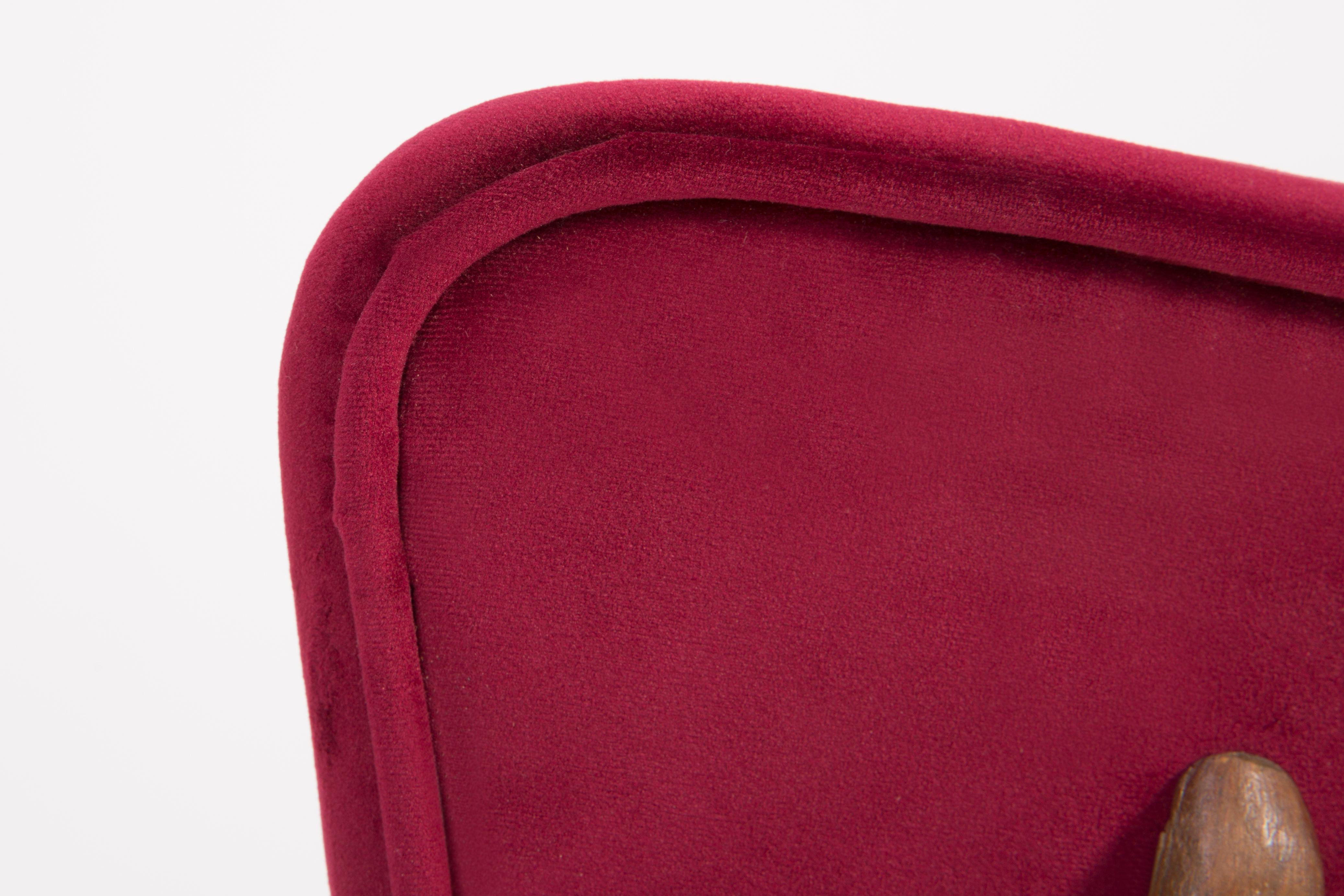 Six 20th Century Burgundy Red Chairs, 1960s For Sale 1