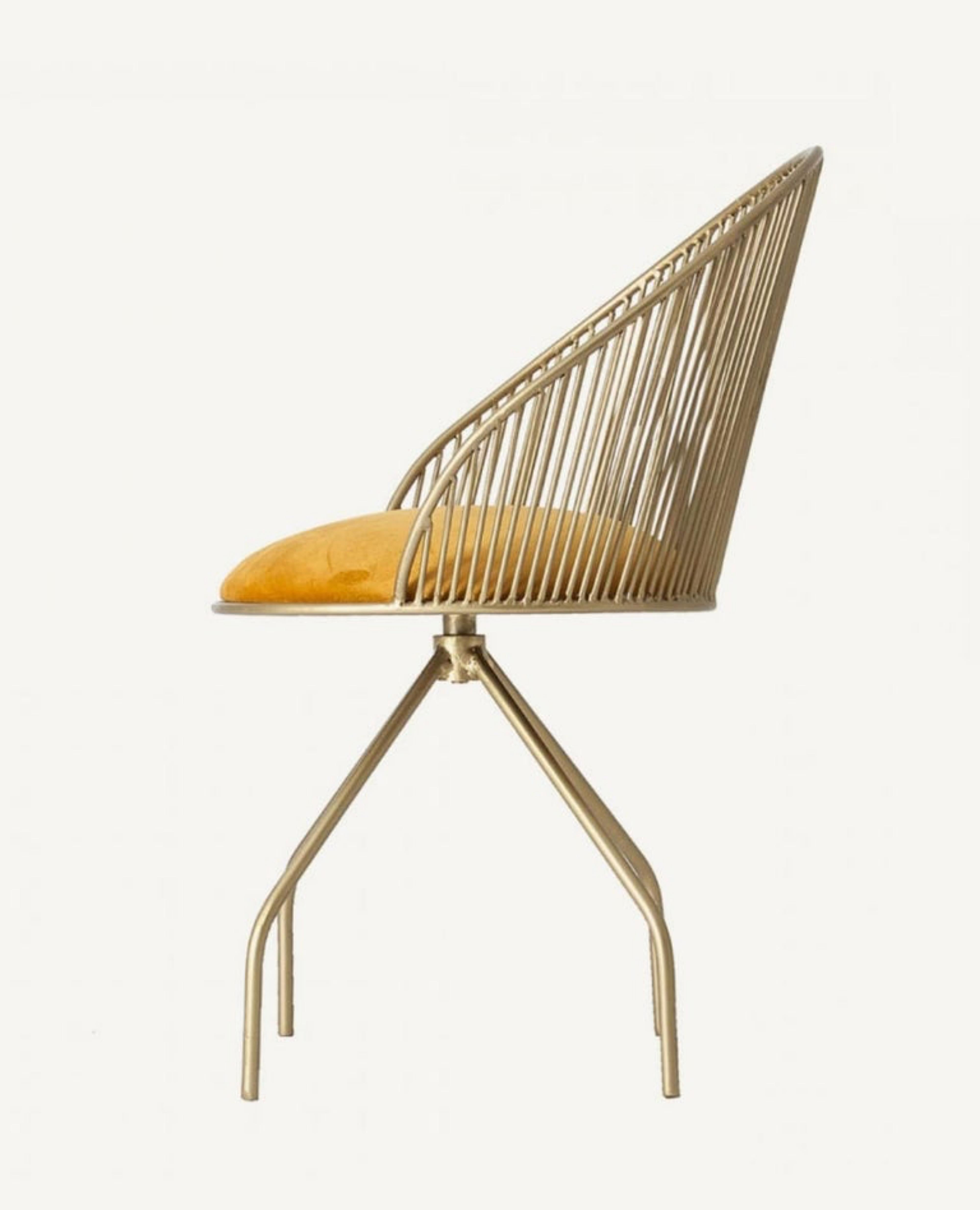 Six (6) chaises de salle à manger de la collection Cuet en or et velours de style Art Déco en vente 7