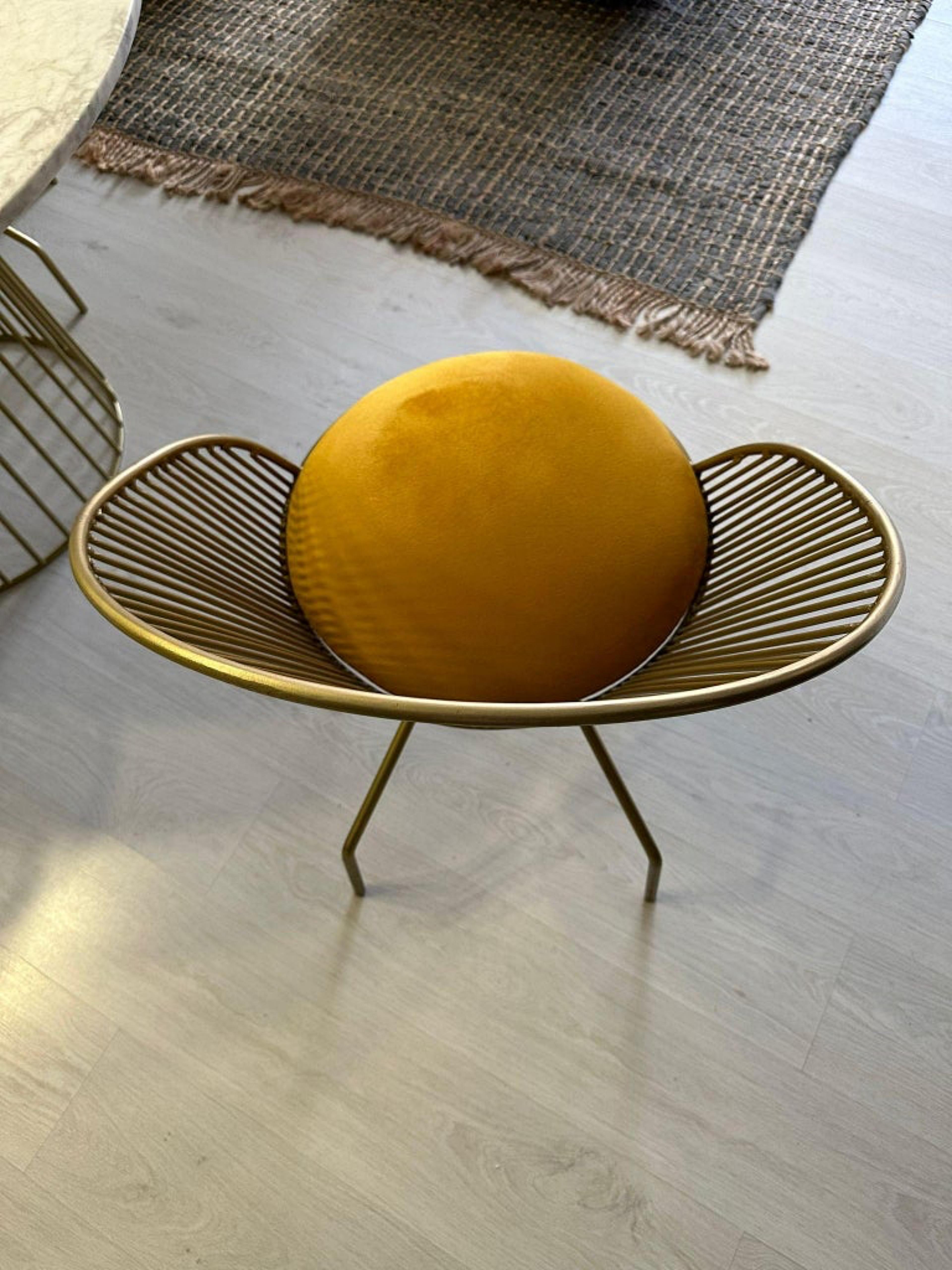 Fer Six (6) chaises de salle à manger de la collection Cuet en or et velours de style Art Déco en vente