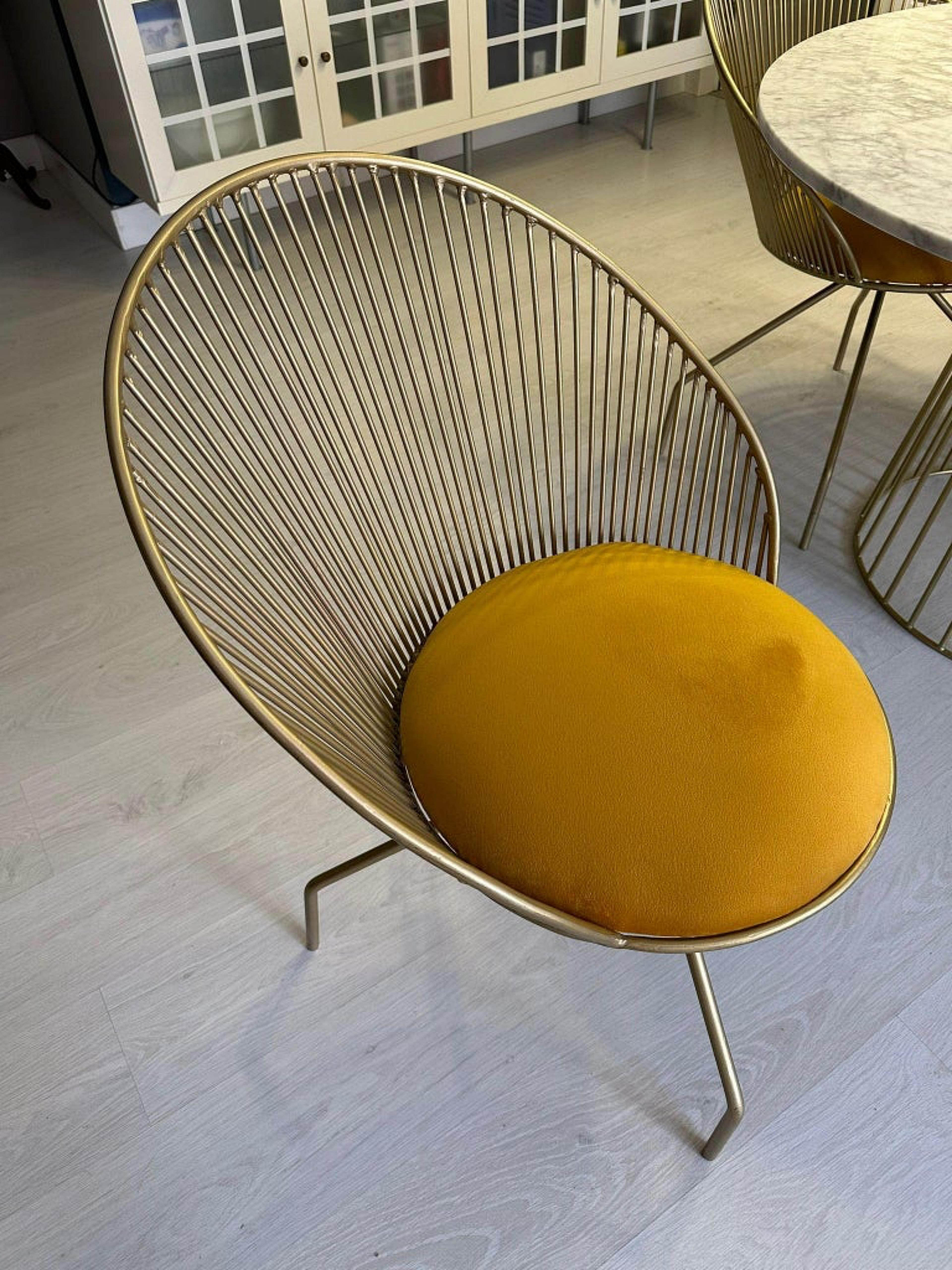 Six (6) chaises de salle à manger de la collection Cuet en or et velours de style Art Déco en vente 1