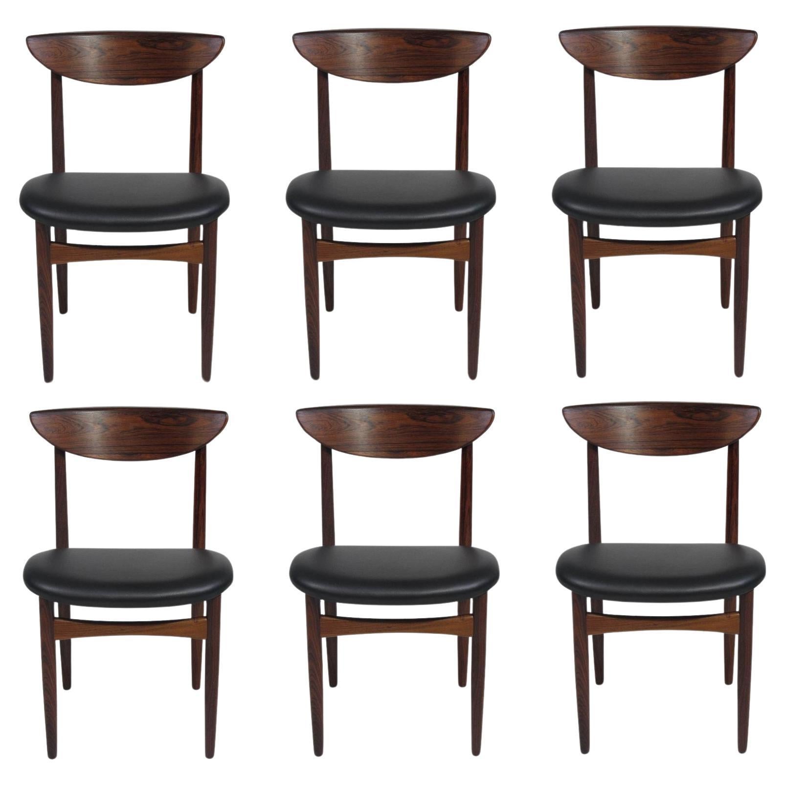 Six chaises de salle à manger en palissandre du milieu du siècle de Kurt Ostervig en cuir noir en vente