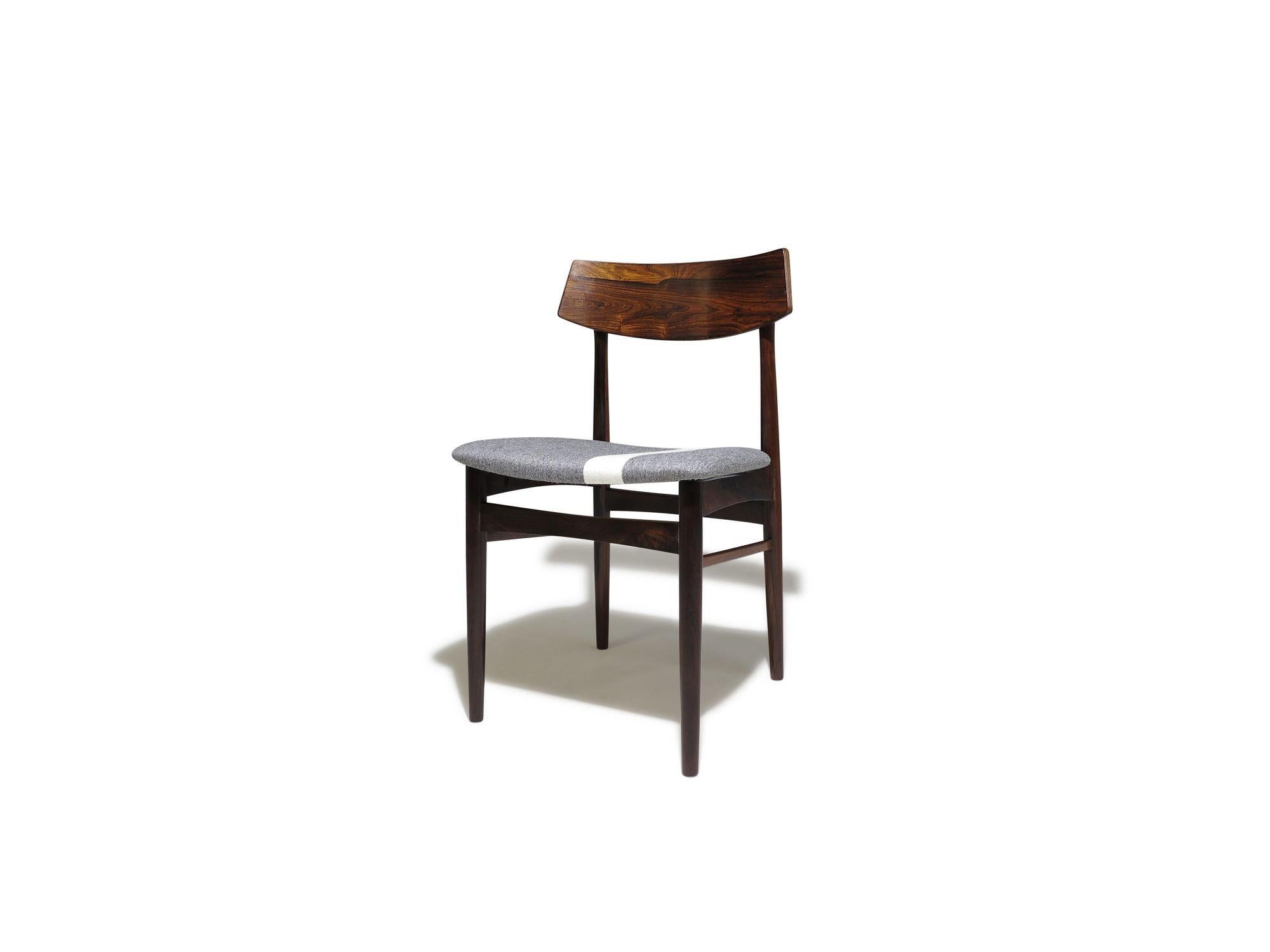Sechs (6) restaurierte dänische Palisander-Esszimmerstühle aus der Jahrhundertmitte, 1955 (Skandinavische Moderne) im Angebot