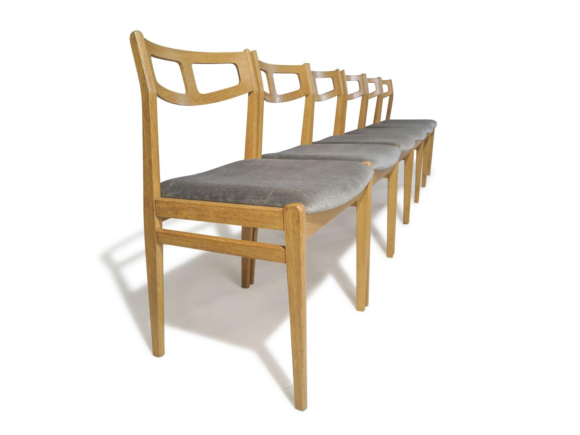 Sechs (6) Dänische Esszimmerstühle aus Eiche Oak aus der Mitte des Jahrhunderts (Mohairwolle) im Angebot