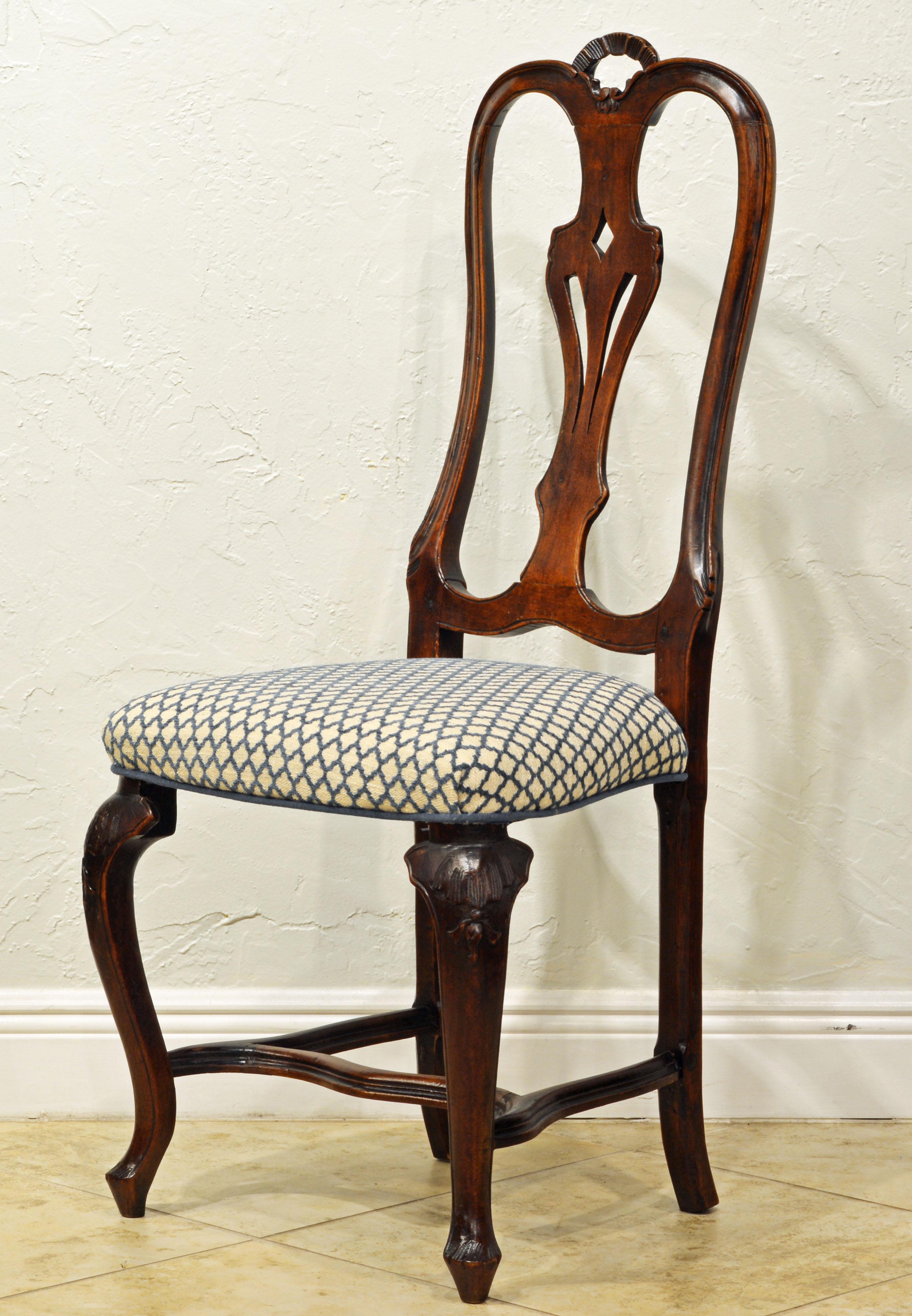 Six 18th Century Italian Provincial Louis XV Style Carved Walnut Dining Chairs In Good Condition In Ft. Lauderdale, FL