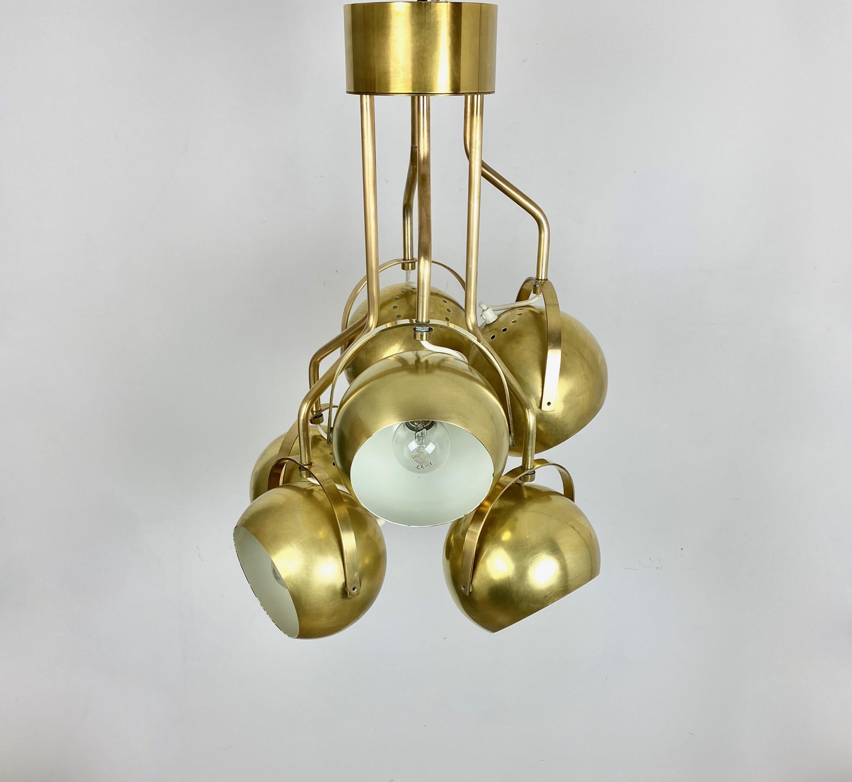 Six Adjustable Lights Brass Chandelier by Goffredo Reggiani, Italy, 1960s In Good Condition For Sale In Rome, IT