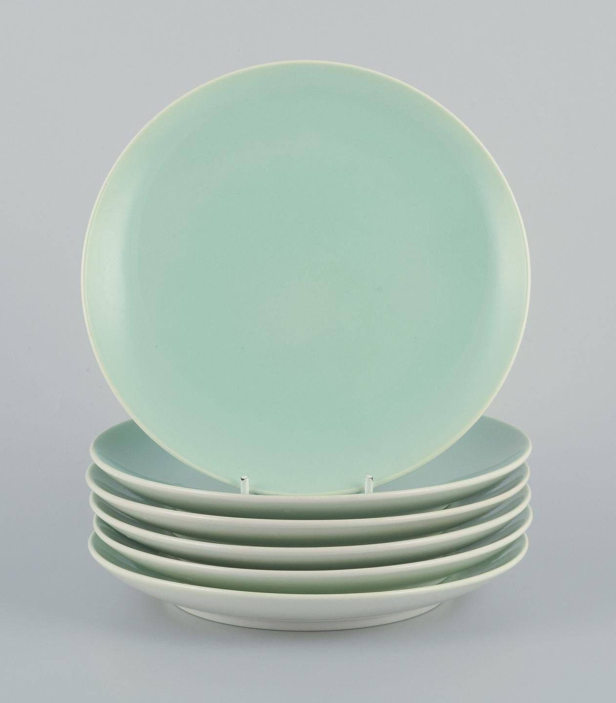 Seis platos Aluminia "Confetti" de loza vidriada verde menta. Mediados del siglo XX en venta