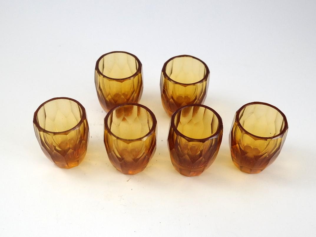 Six Amber Liquor Glasses in Oak Case, 1970s 1