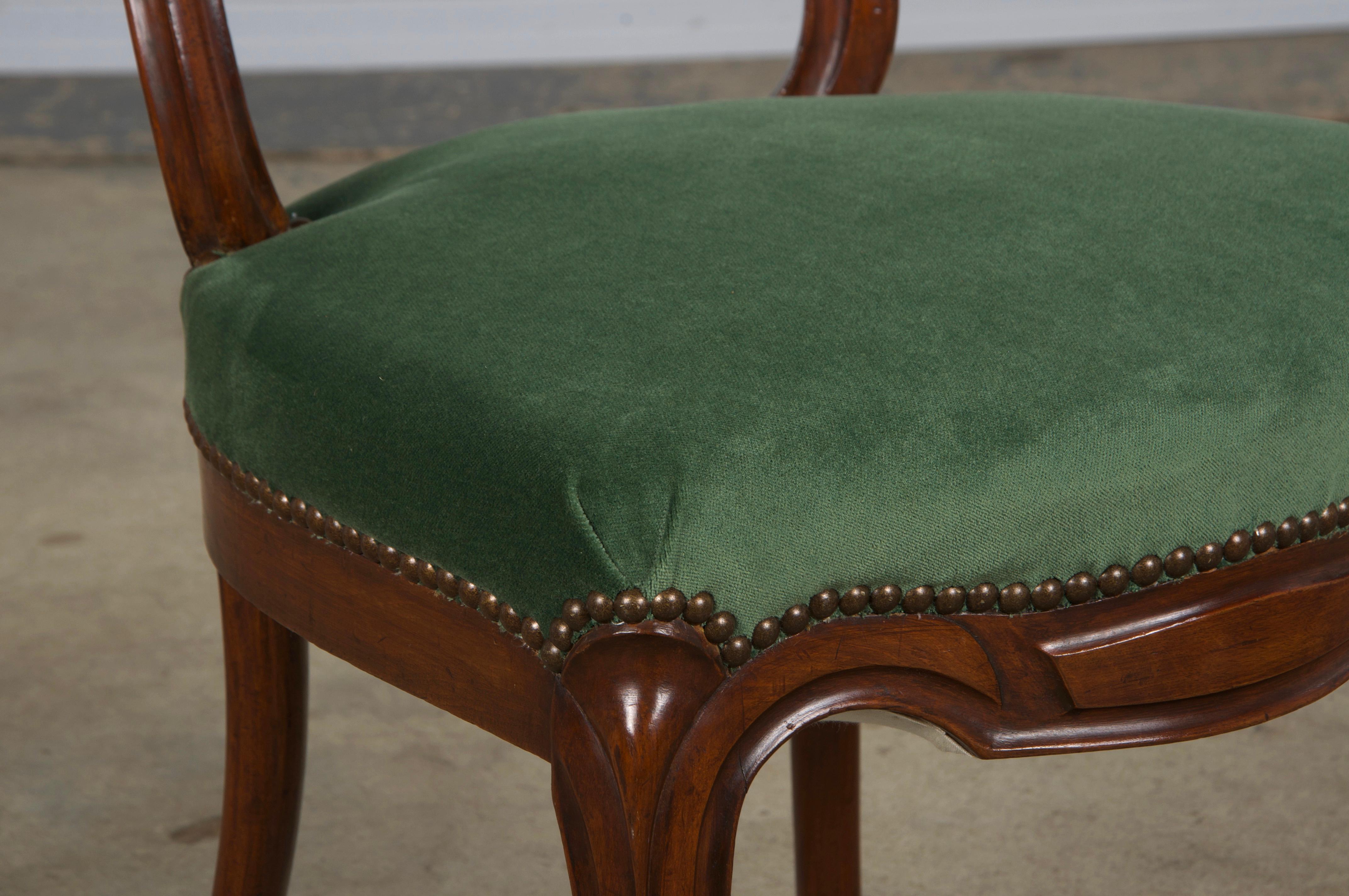 Six Antique French Louis XV Balloon Back Maple Dining Chairs in Green Velvet For Sale 5