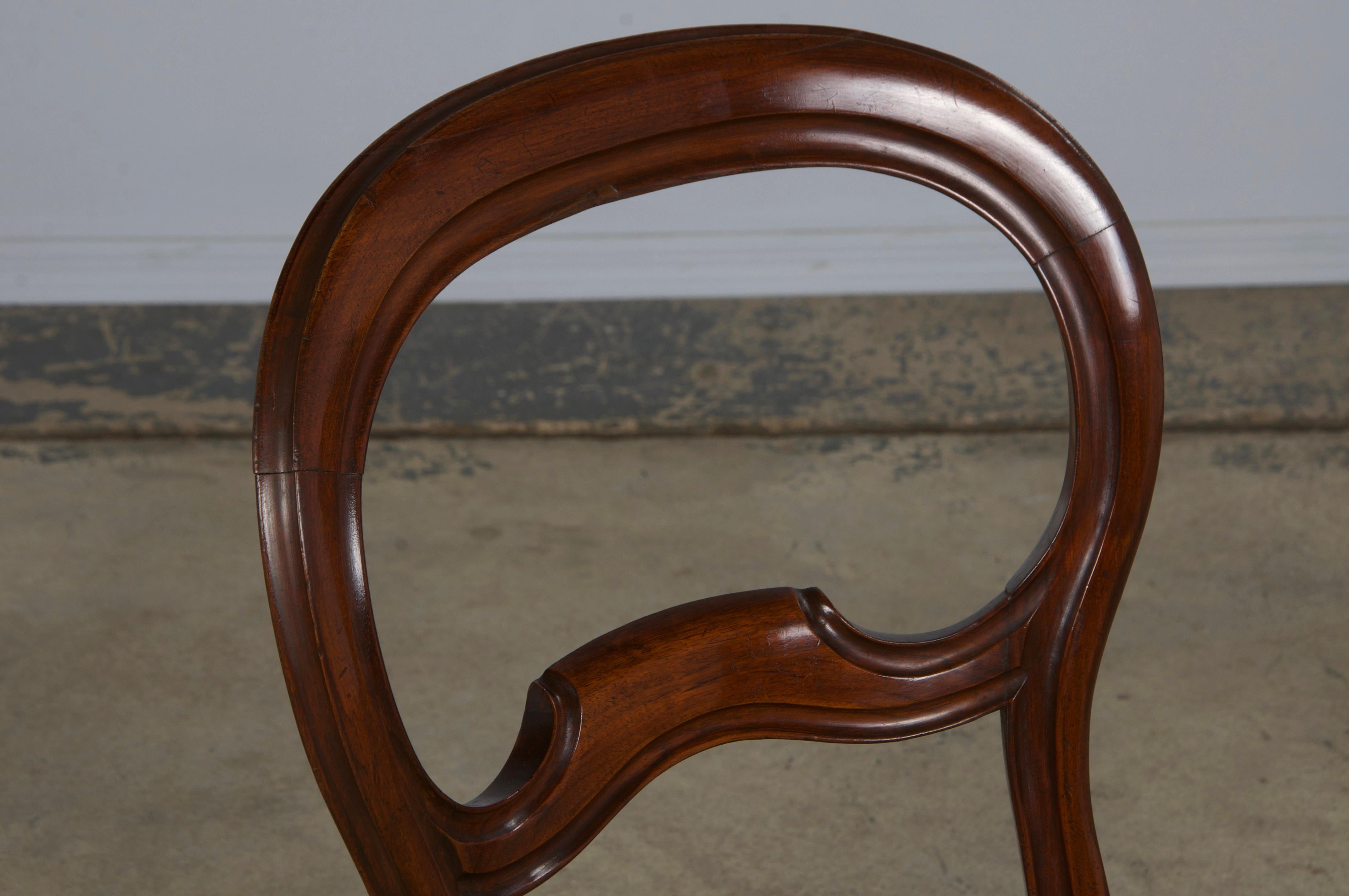 Six Antique French Louis XV Balloon Back Maple Dining Chairs in Green Velvet For Sale 3