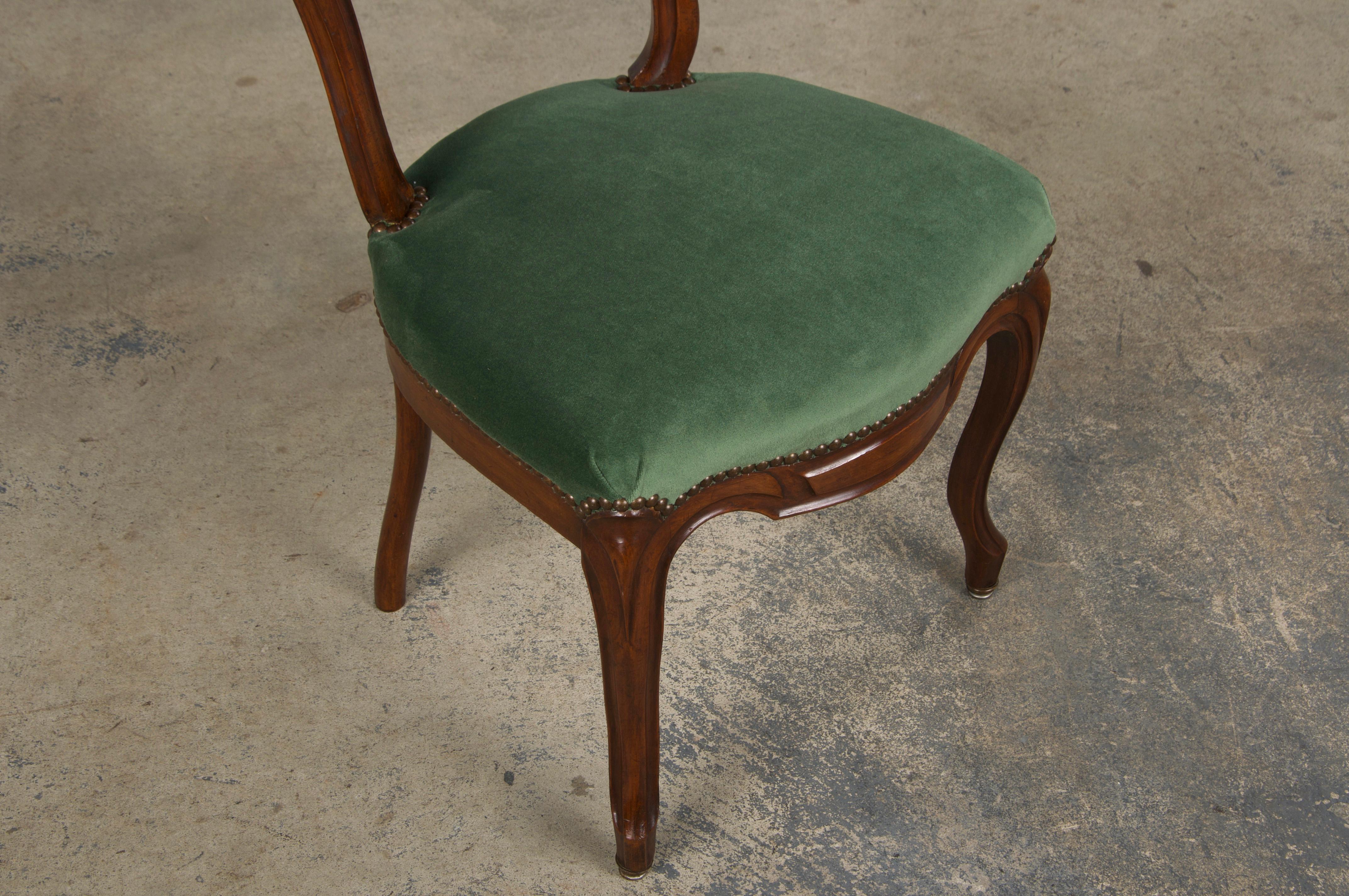 Six Antique French Louis XV Balloon Back Maple Dining Chairs in Green Velvet For Sale 4