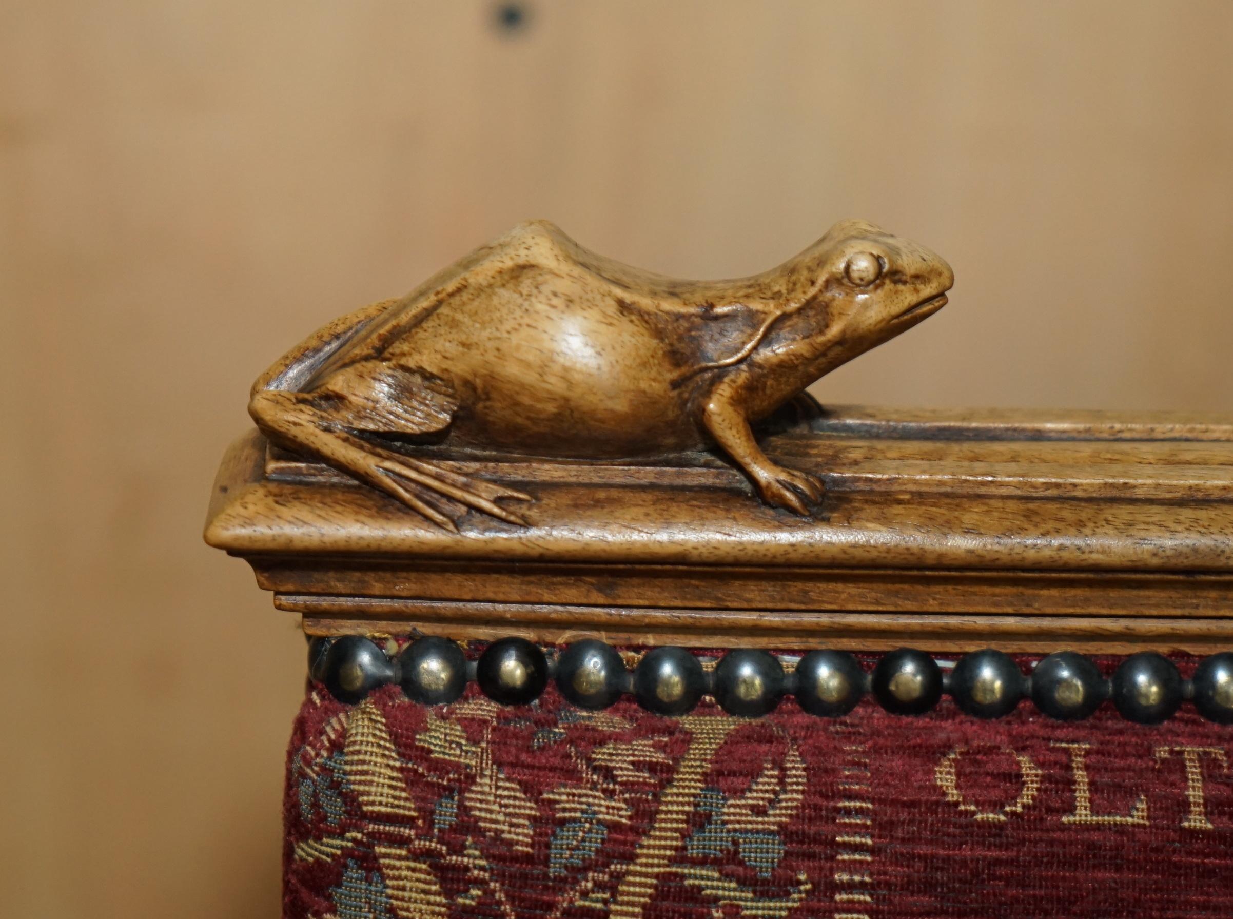 SEDIE DA CENA IN NOCE FRANCESE ANTICHE CON RAPPRESENTANZA DI RANA SERPENTE LIZARDA TORTOISE in vendita 10