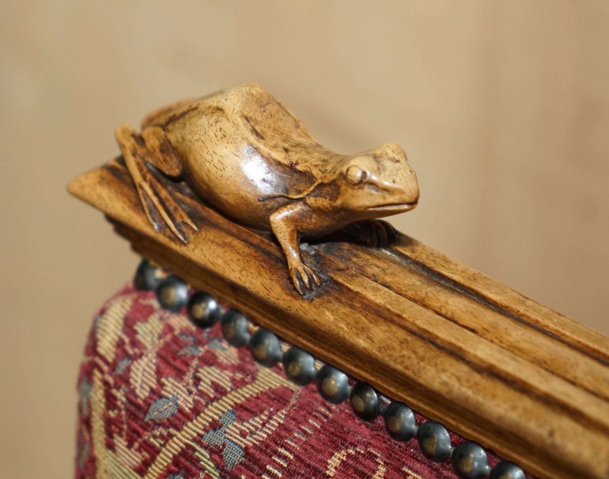 SEDIE DA CENA IN NOCE FRANCESE ANTICHE CON RAPPRESENTANZA DI RANA SERPENTE LIZARDA TORTOISE in vendita 11