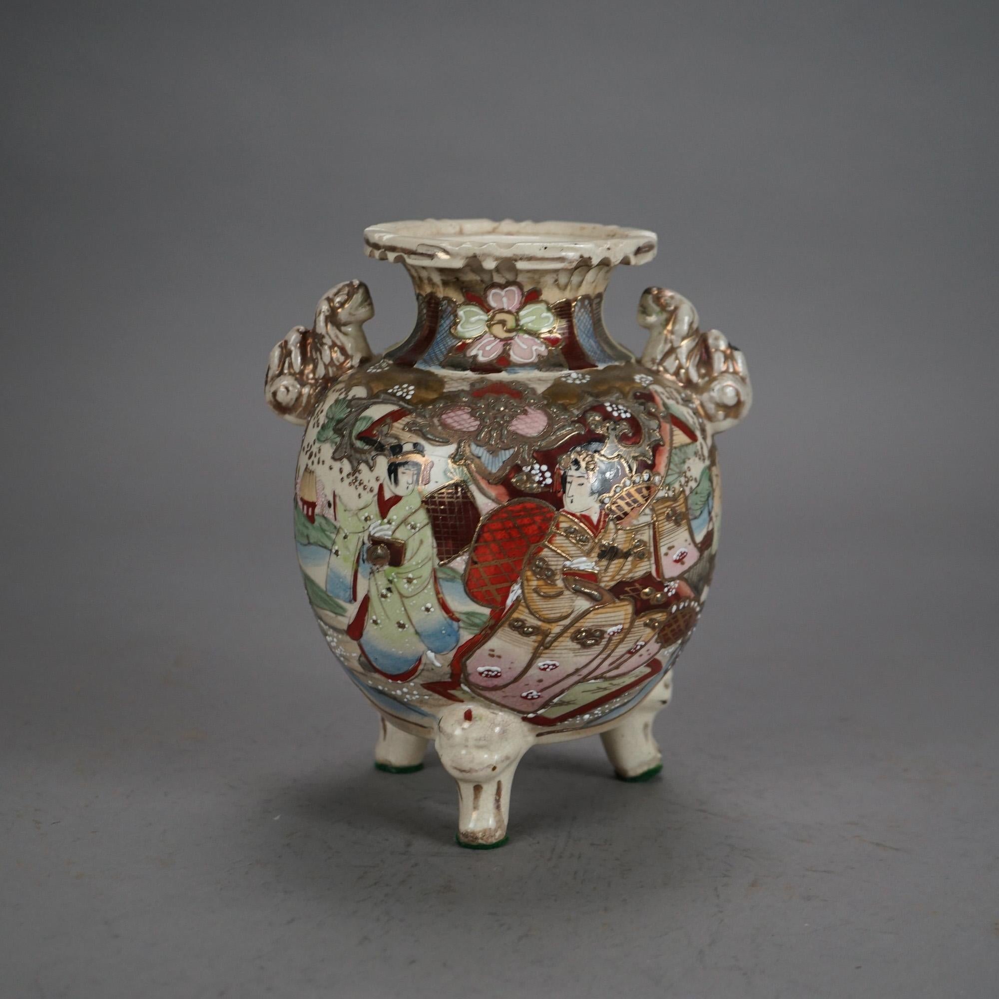 Seis jarrones antiguos de cerámica japonesa Satsuma C1920 en venta 8