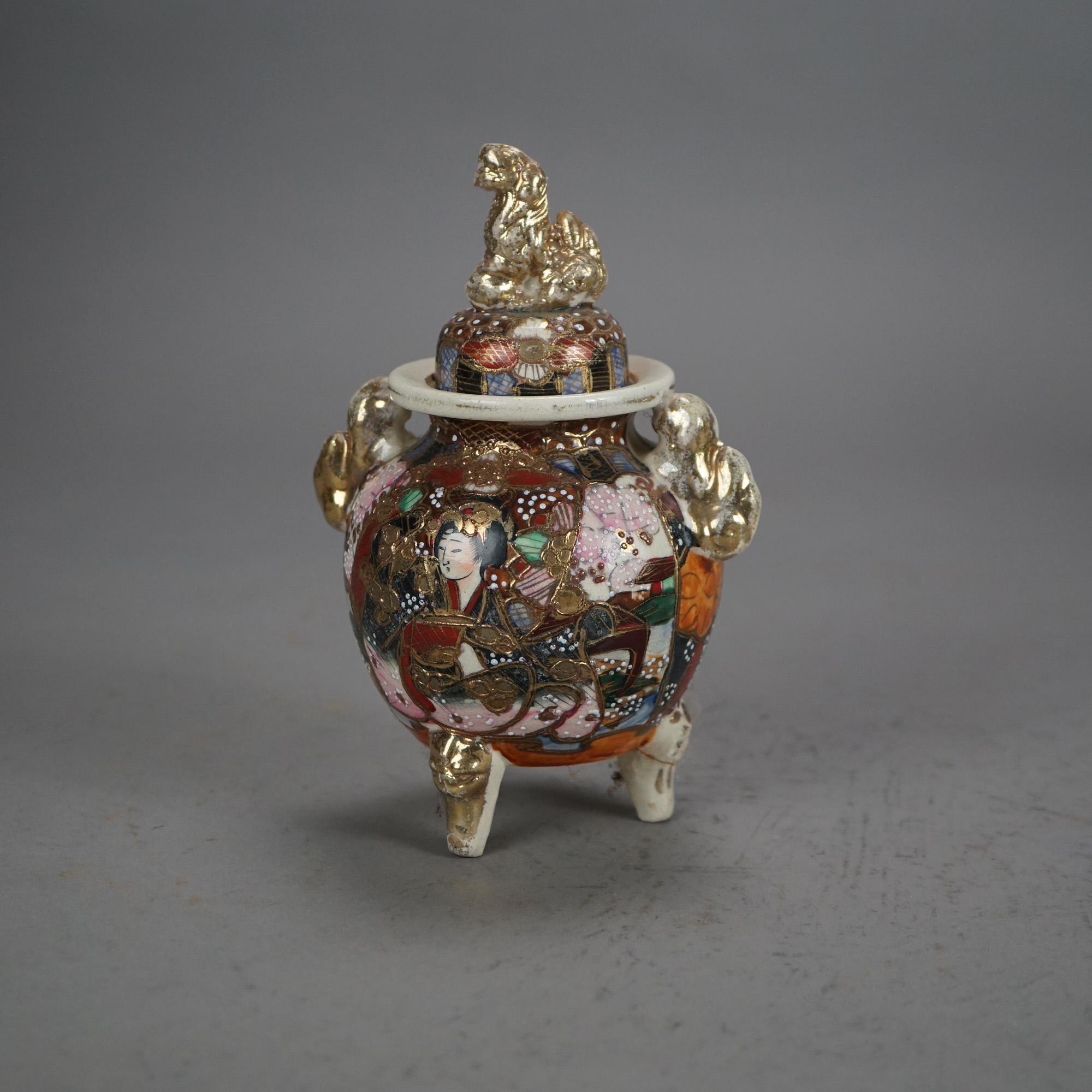 Seis jarrones antiguos de cerámica japonesa Satsuma C1920 en venta 3
