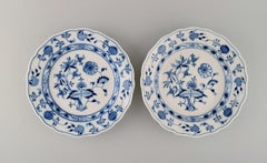 Six assiettes plates anciennes Meissen à oignon bleu en porcelaine peinte à la main