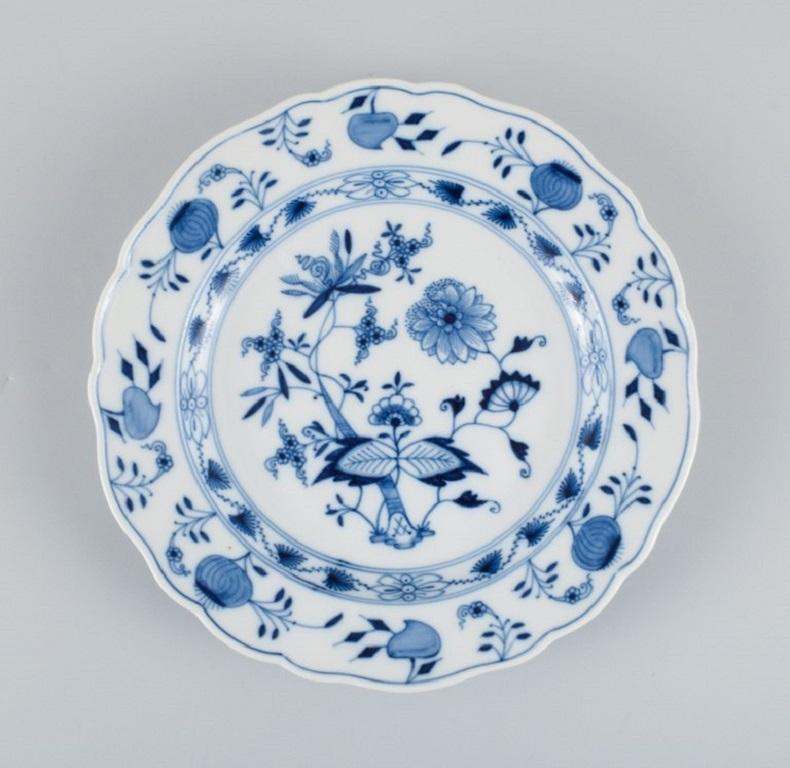 Six Antique Meissen Blue Onion Lunch Plates in Hand-Painted Porcelain 1