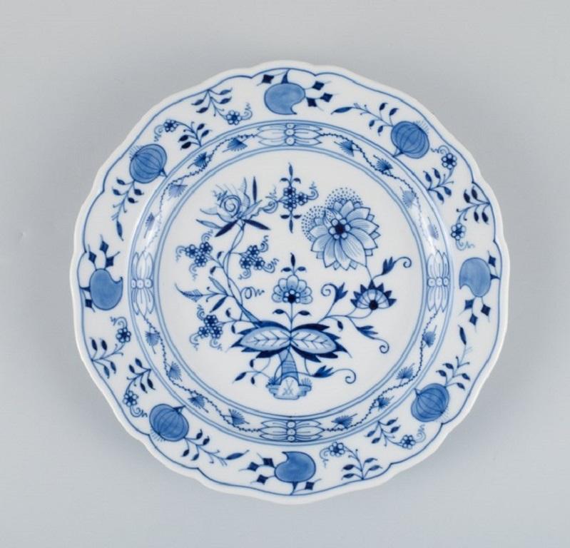 Six Antique Meissen Blue Onion Lunch Plates in Hand-Painted Porcelain 2