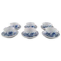 Six tasses à thé anciennes de Meissen "Blue Onion" avec soucoupe en porcelaine peinte à la main